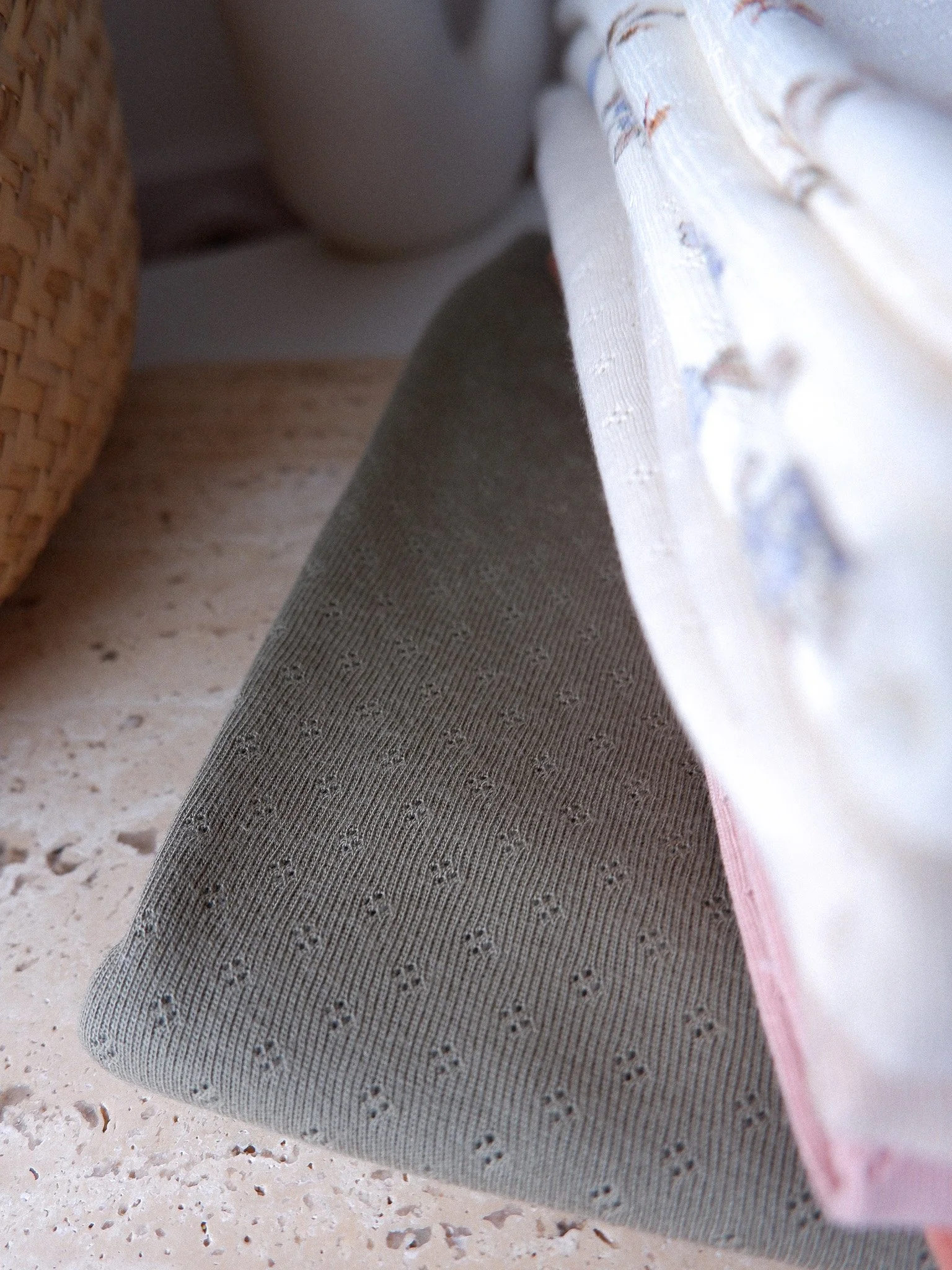 Tissu jersey ajouré ♡ vert kaki ♡ maille pointelle