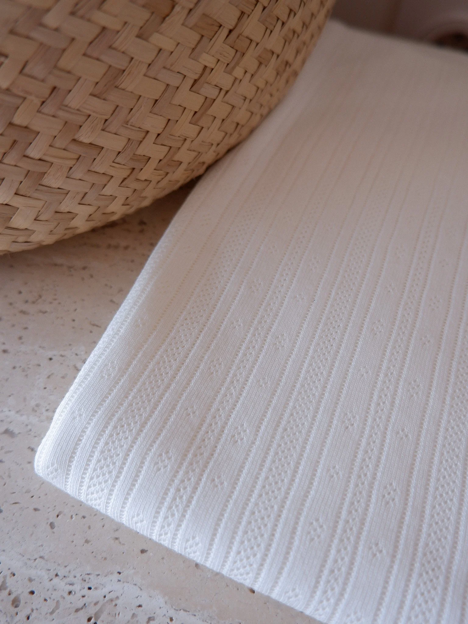 Tissu jersey ajouré ♡ blanc milk