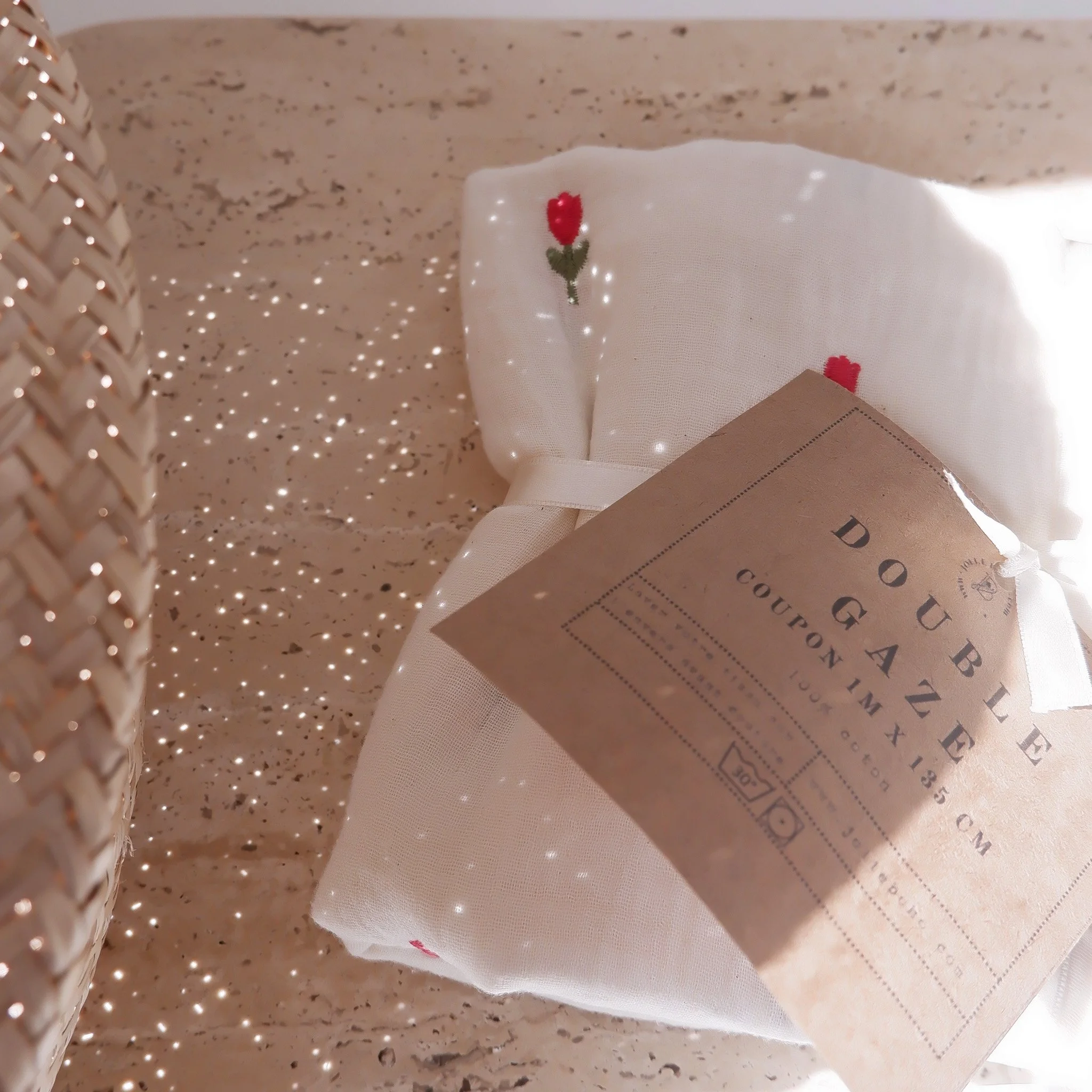 Tissu double gaze de coton ♡ brodée tulipe ♡ Coupon de 1 M