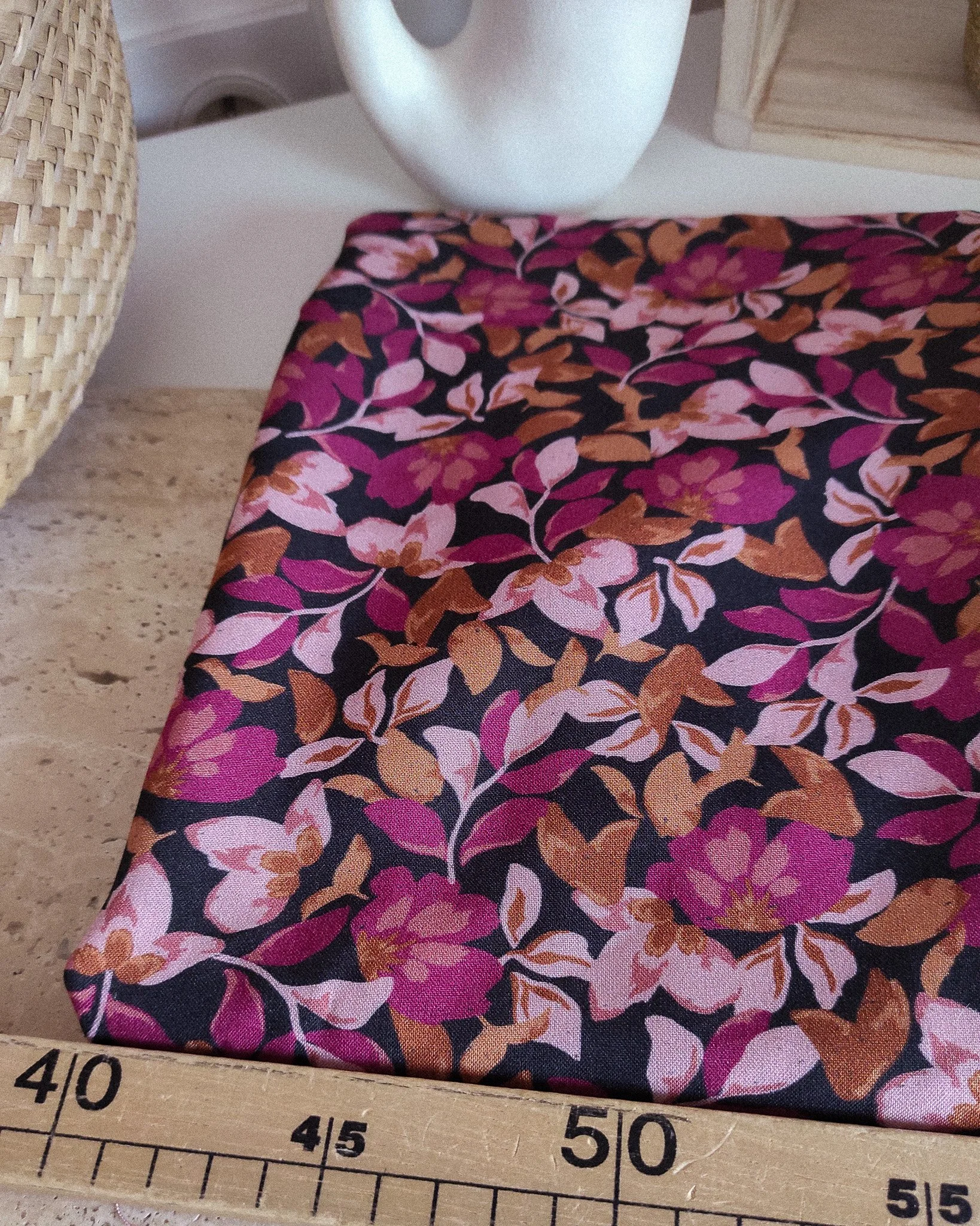 tissu_viscose_ecovero_isabella_jolie_boho_fleuri_noir_fuchsia_terracotta.jpg