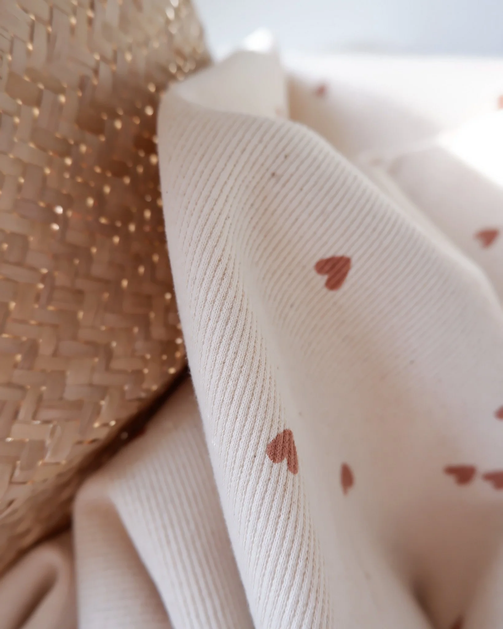 Jersey de coton côtelé motif coeur choco écru (5).jpg