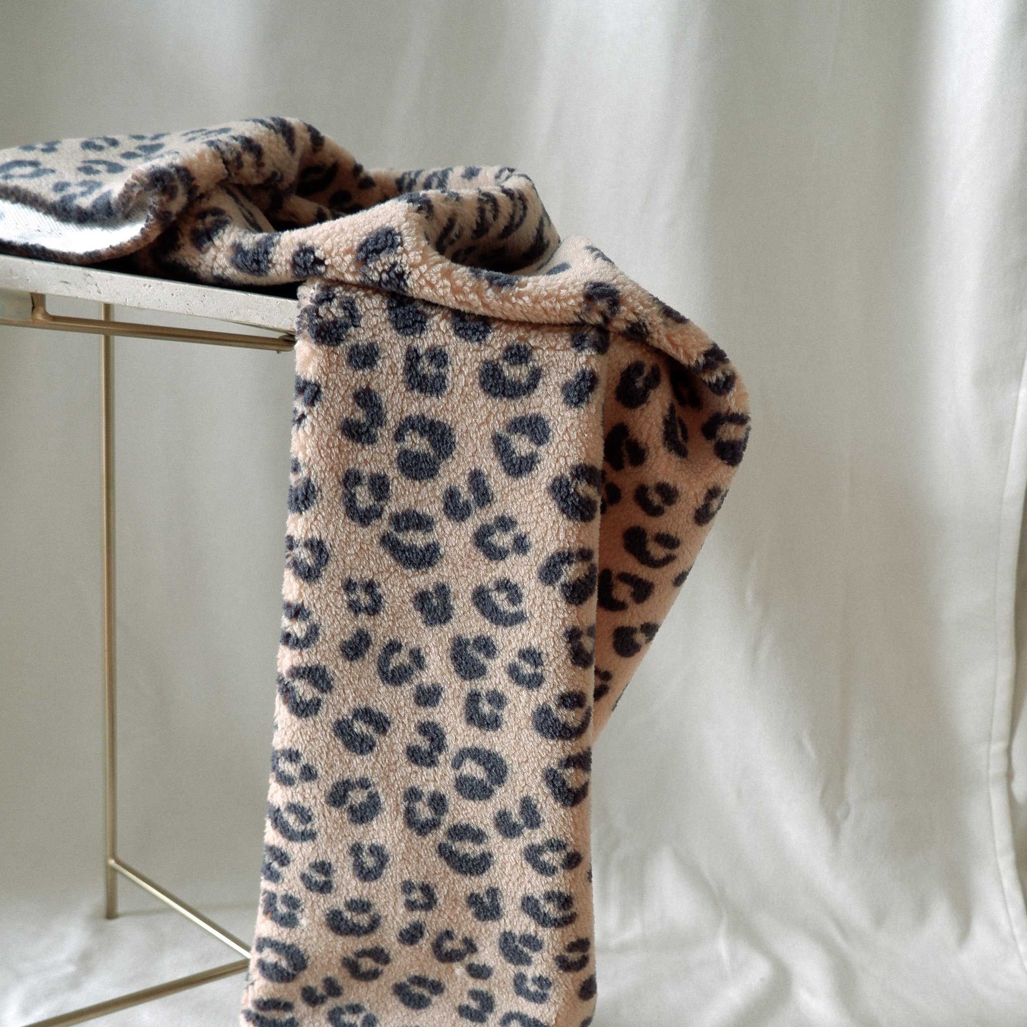 Tissu fausse fourrure sherpa léopard ♡ beige