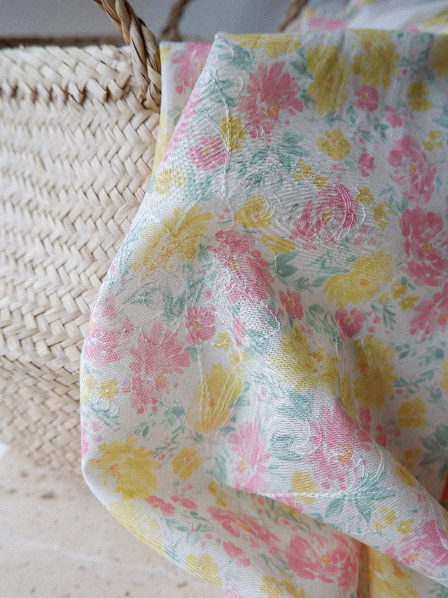batiste-coton-brodee-imprimee-france-soledia-fleurs-rose-jaune.jpg (2).jpg