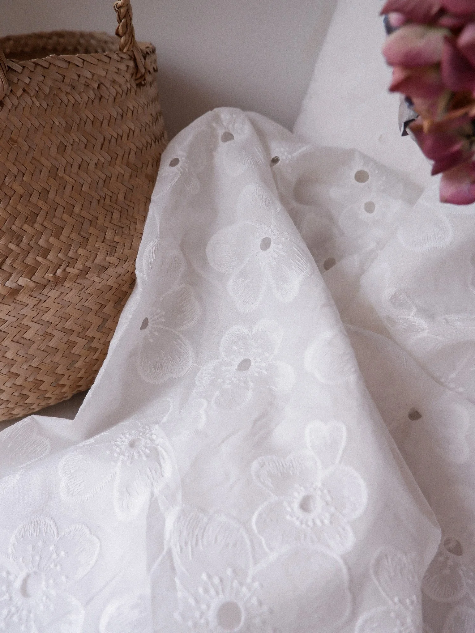 Coton brodé grandes fleurs (2).jpg (copie) (copie)