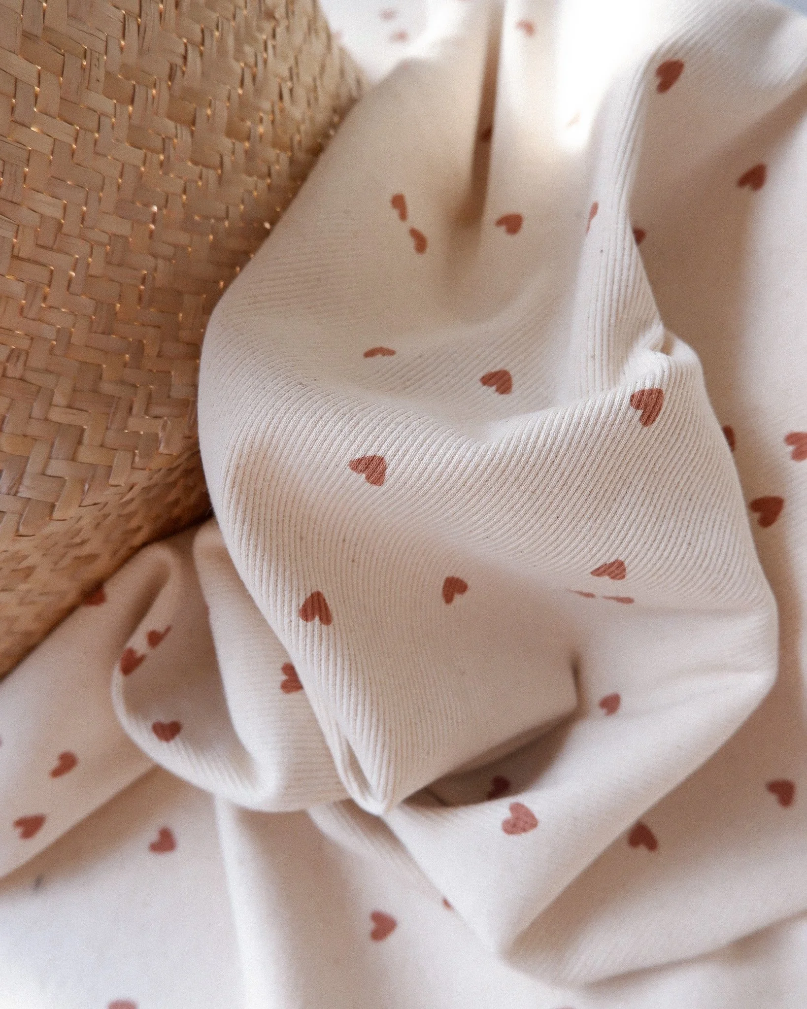 Jersey de coton côtelé motif coeur choco écru (2).jpg