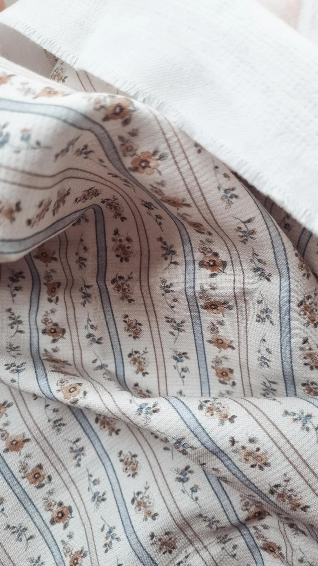 Coton bio gratté/flanelle ♡ Fleurs vintage et rayures jaunes & bleues
