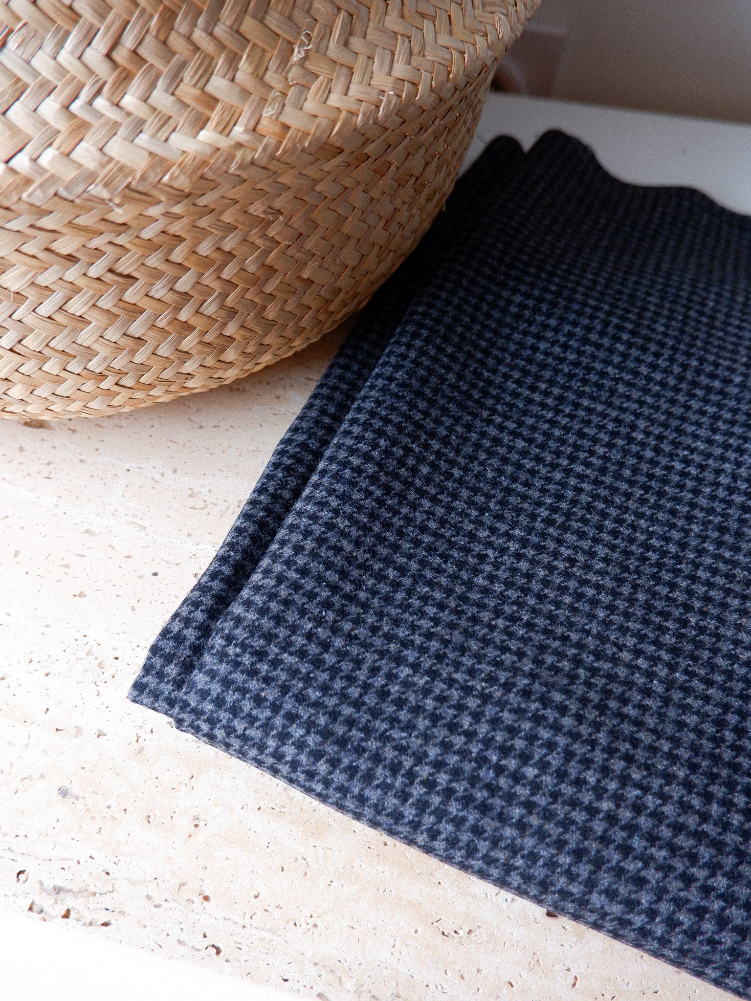 Lainage Pied de puce gris (4).jpg