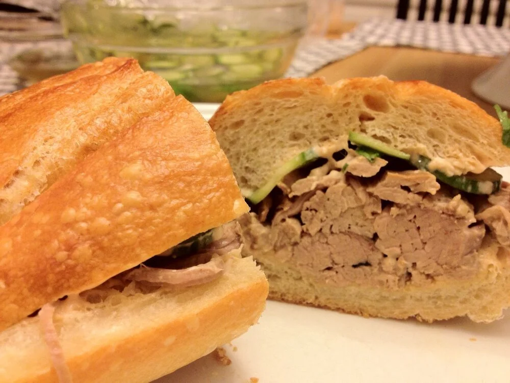 slow cooker thai pork sandwiches