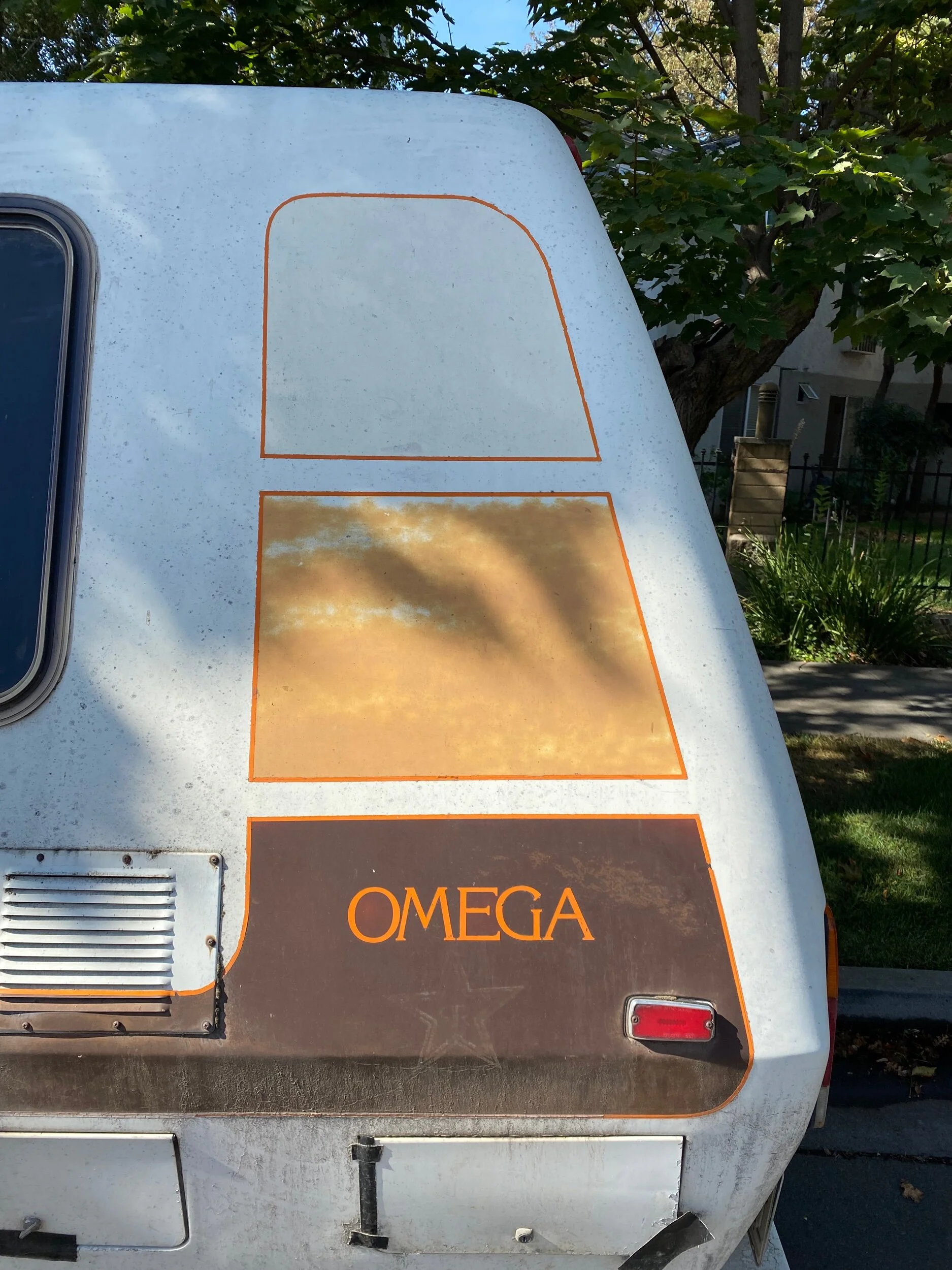 Chinook Omega Camper Typography