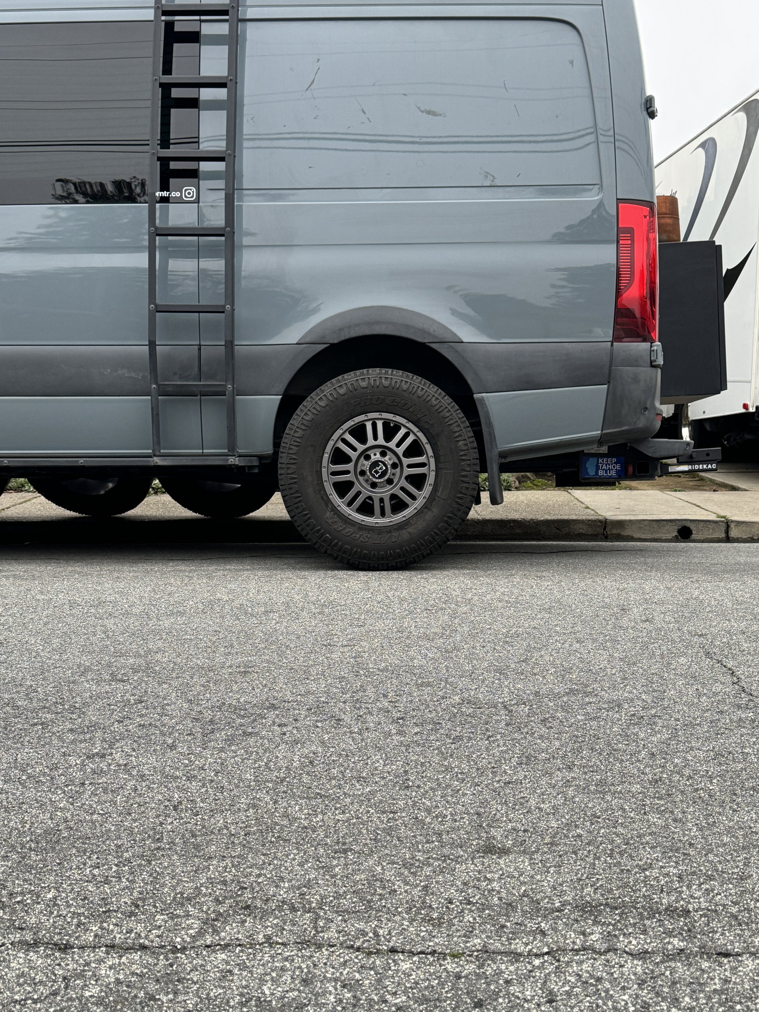 sprinter_procomp_back.jpg