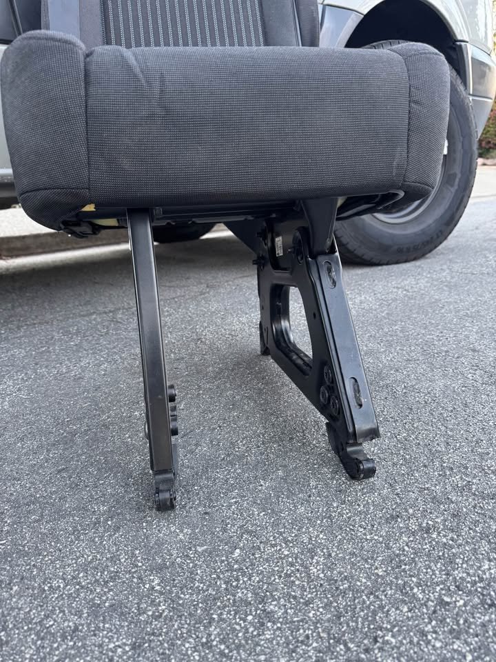 transitsingleseat5.jpg