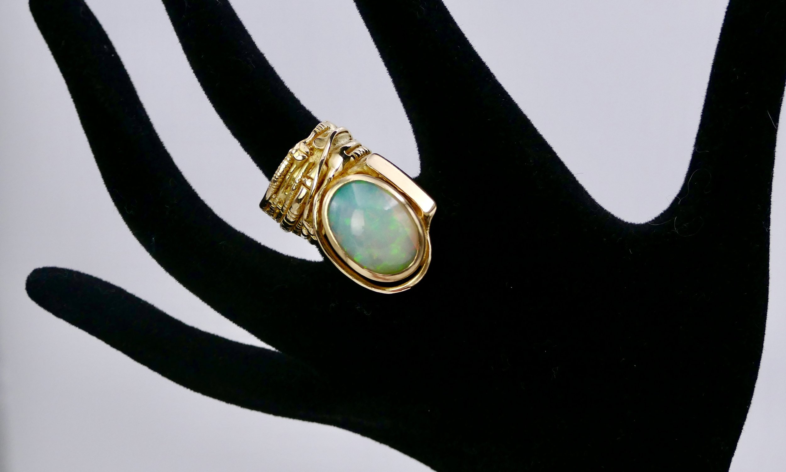 Claude _Wesel-turban_perles-d'or_gold_opal_ring_4.jpeg