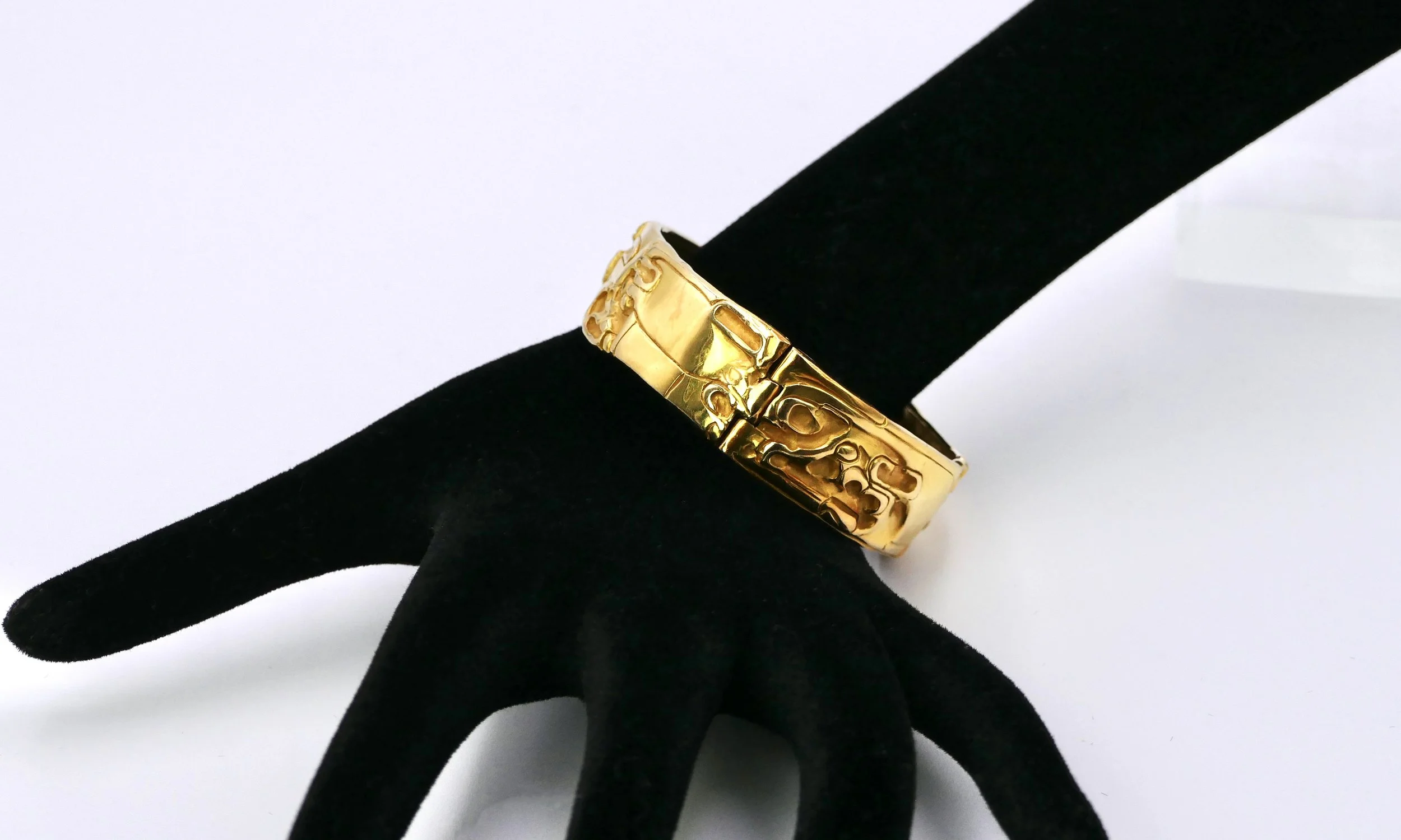Fernand-Demaret-Studio-articulated-abstract-gold-4.JPG