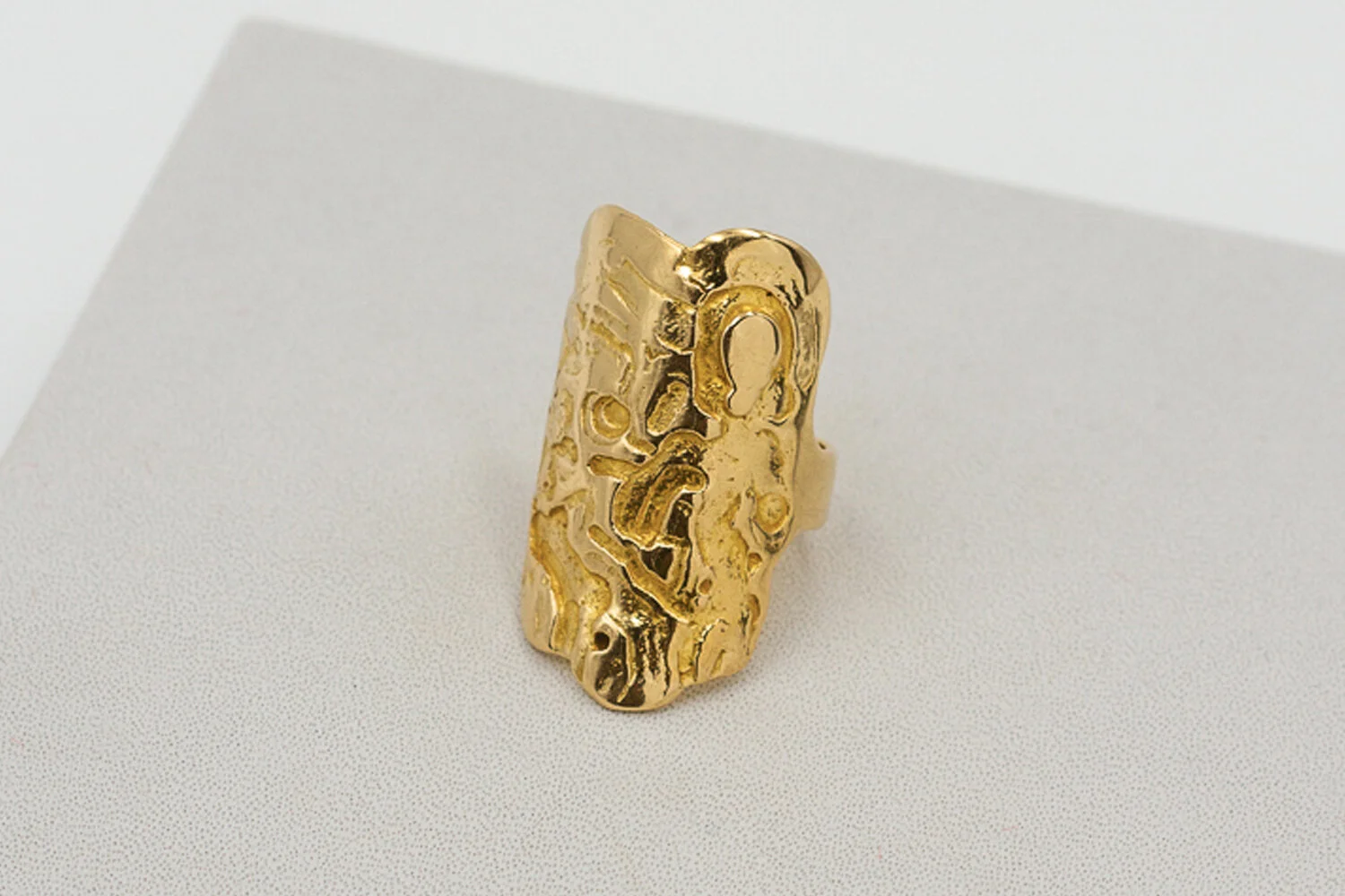 Fernand Demaret an abstract gold ring