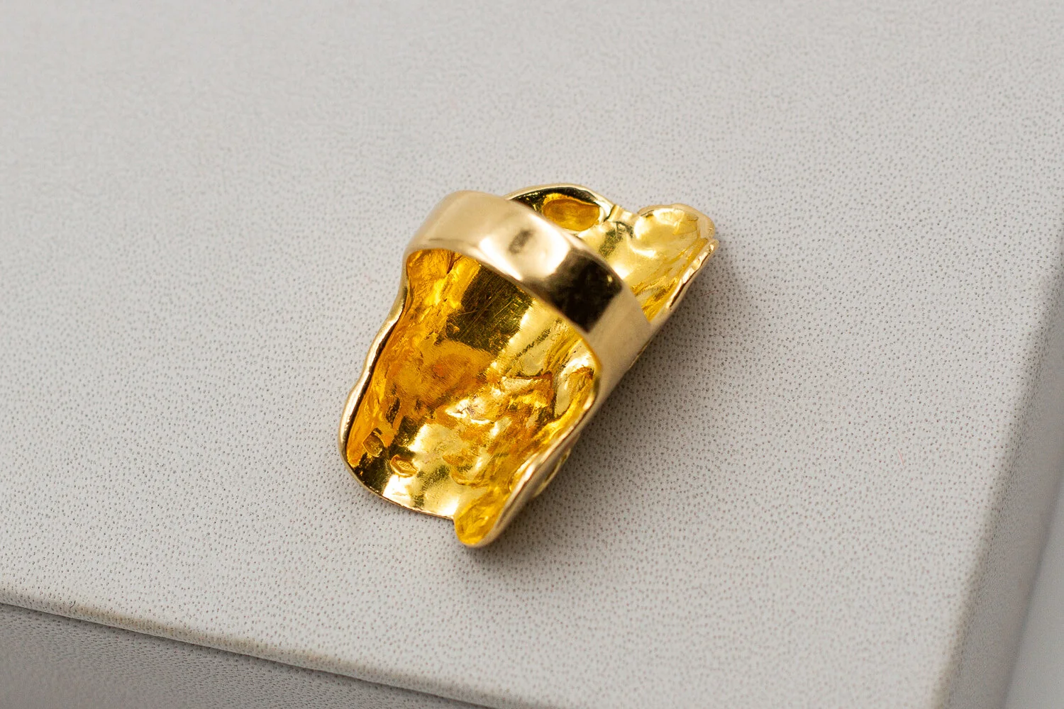Fernand Demaret an abstract gold ring stamp