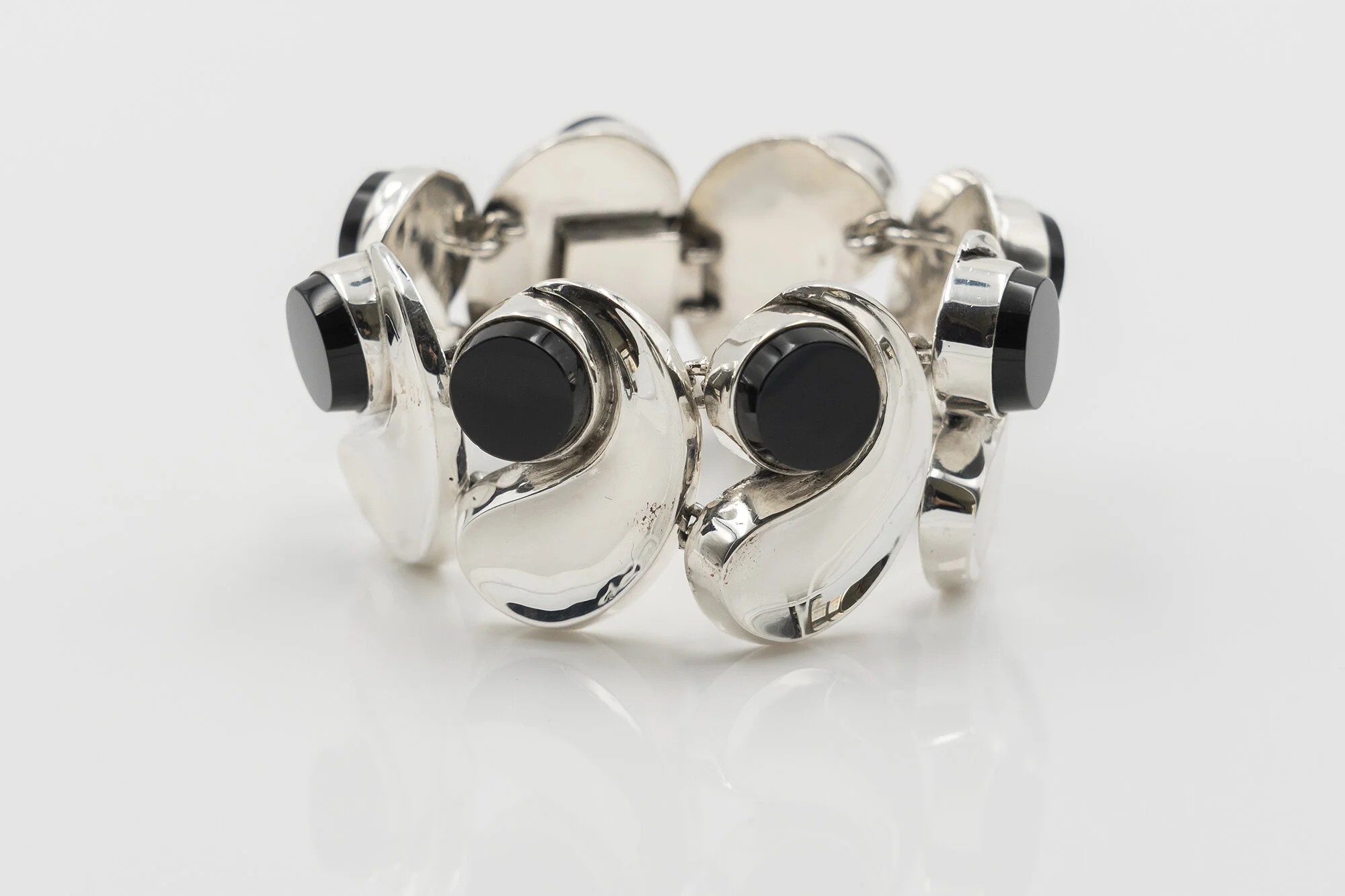 Antonio Pineda Wave Onyx Bracelet bangle