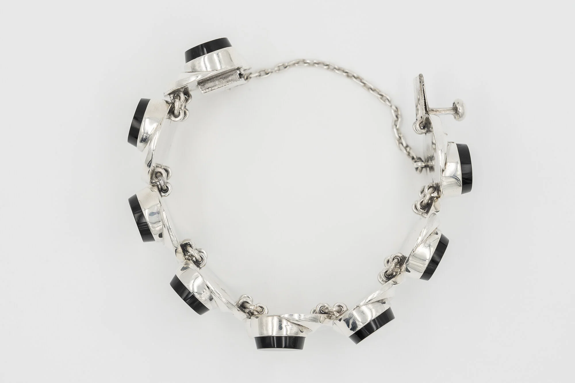 Antonio Pineda Wave Onyx Bracelet jewell
