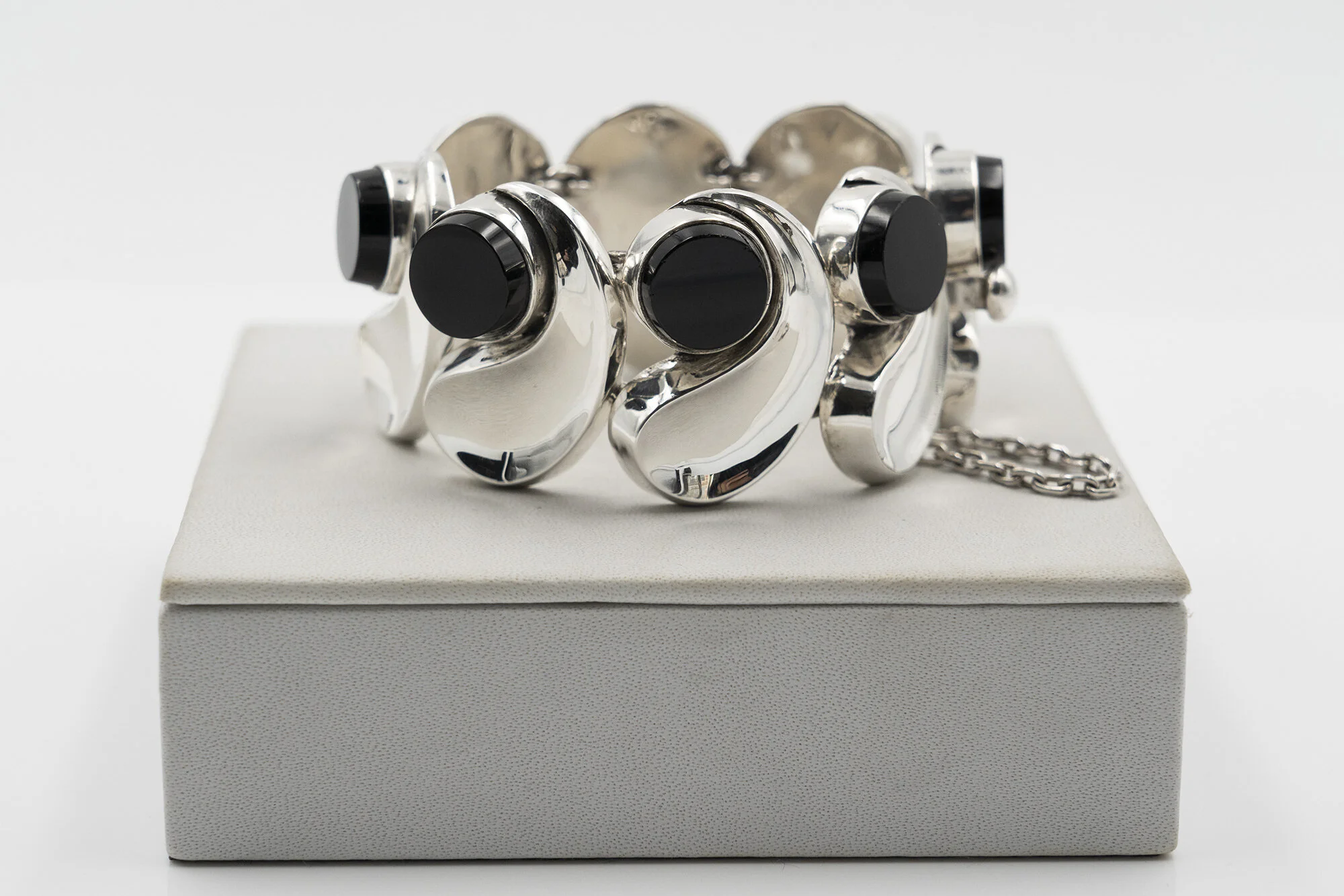 Antonio Pineda Wave Onyx Bracelet