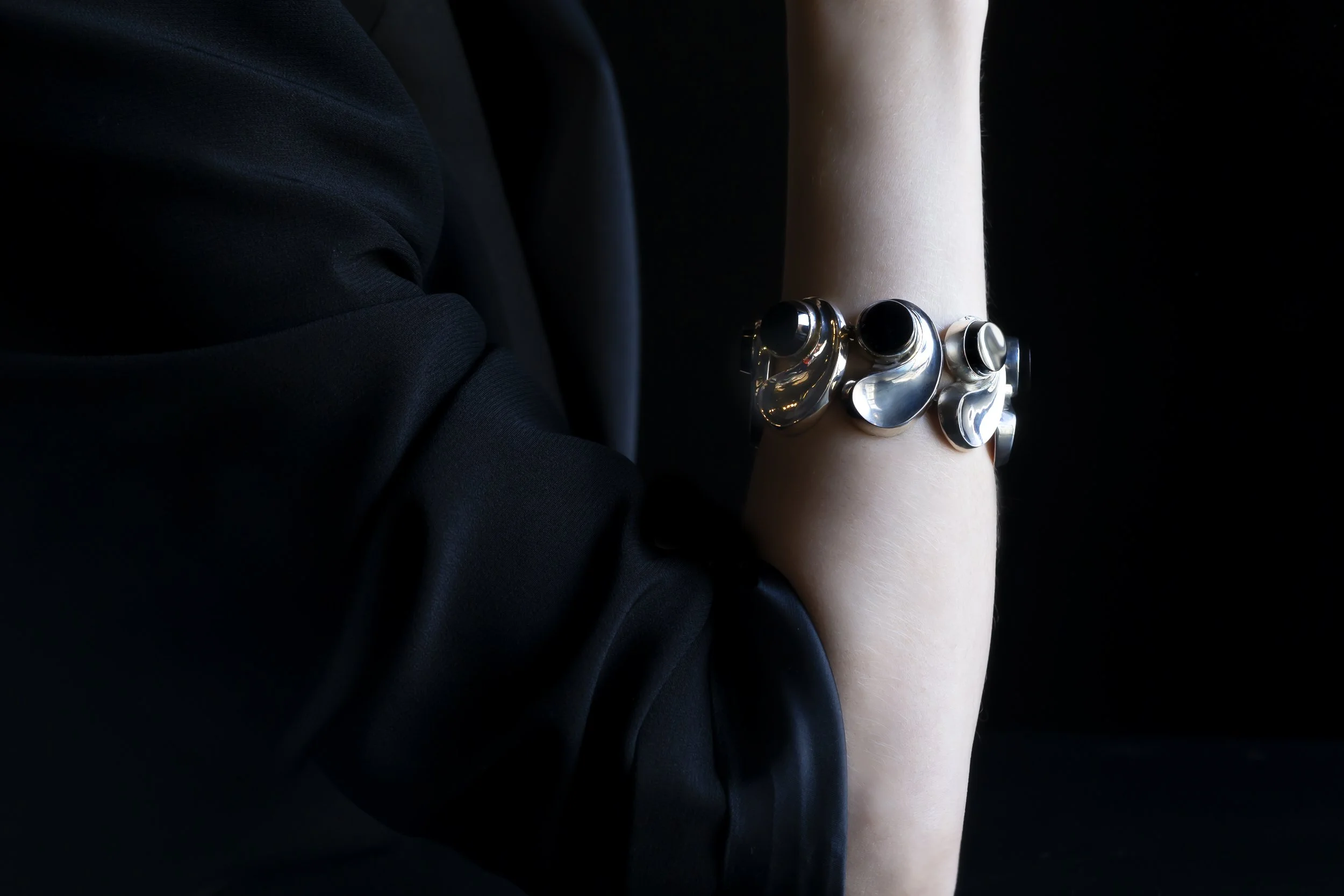 Antonio Pineda Wave Onyx Bracelet jewellery
