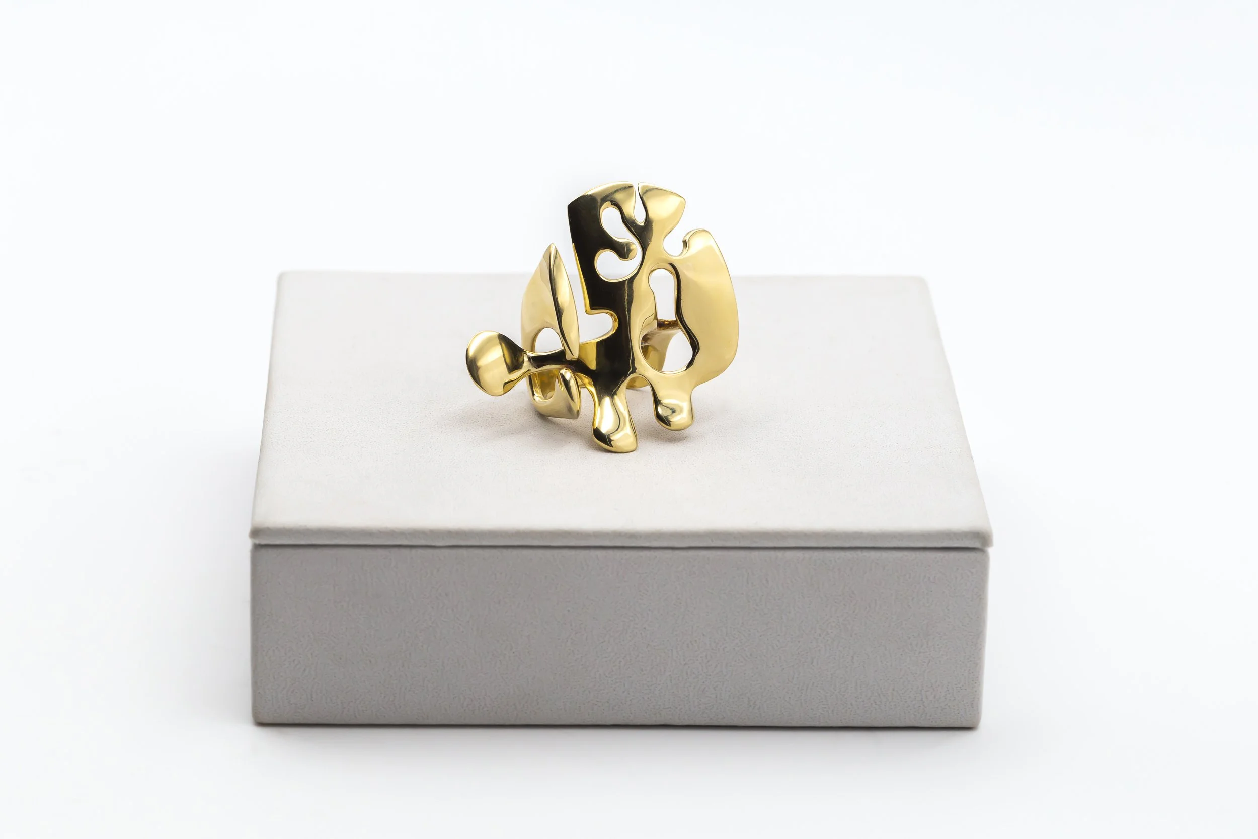 Onelio Vignando sculptural or bague