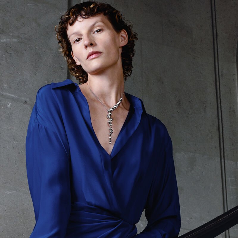 Georg-jensen-GRAPE_NECKLACE_SILVER_model.jpg