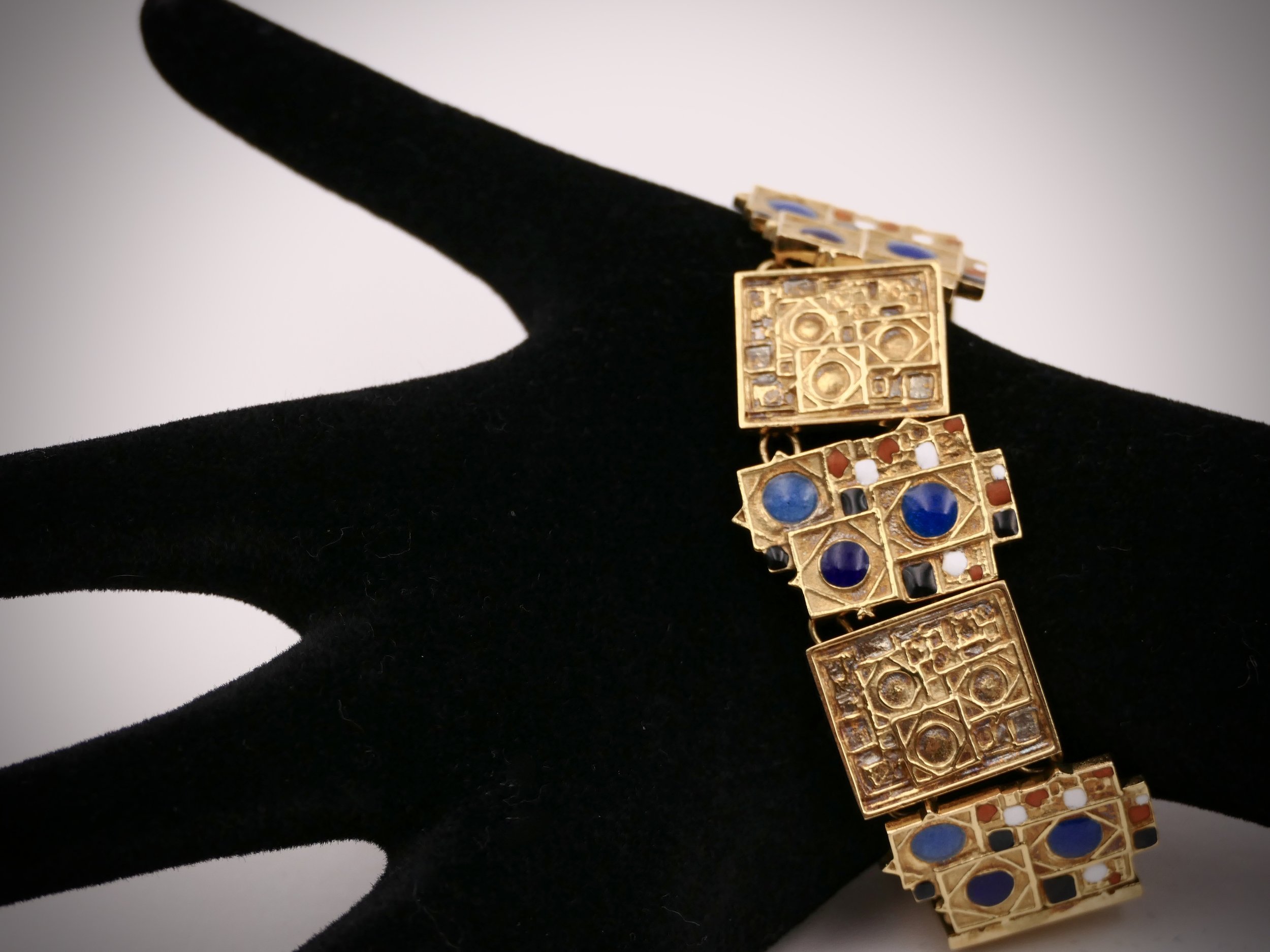 natalia-dumitresco-gold-bracelet-2.jpeg