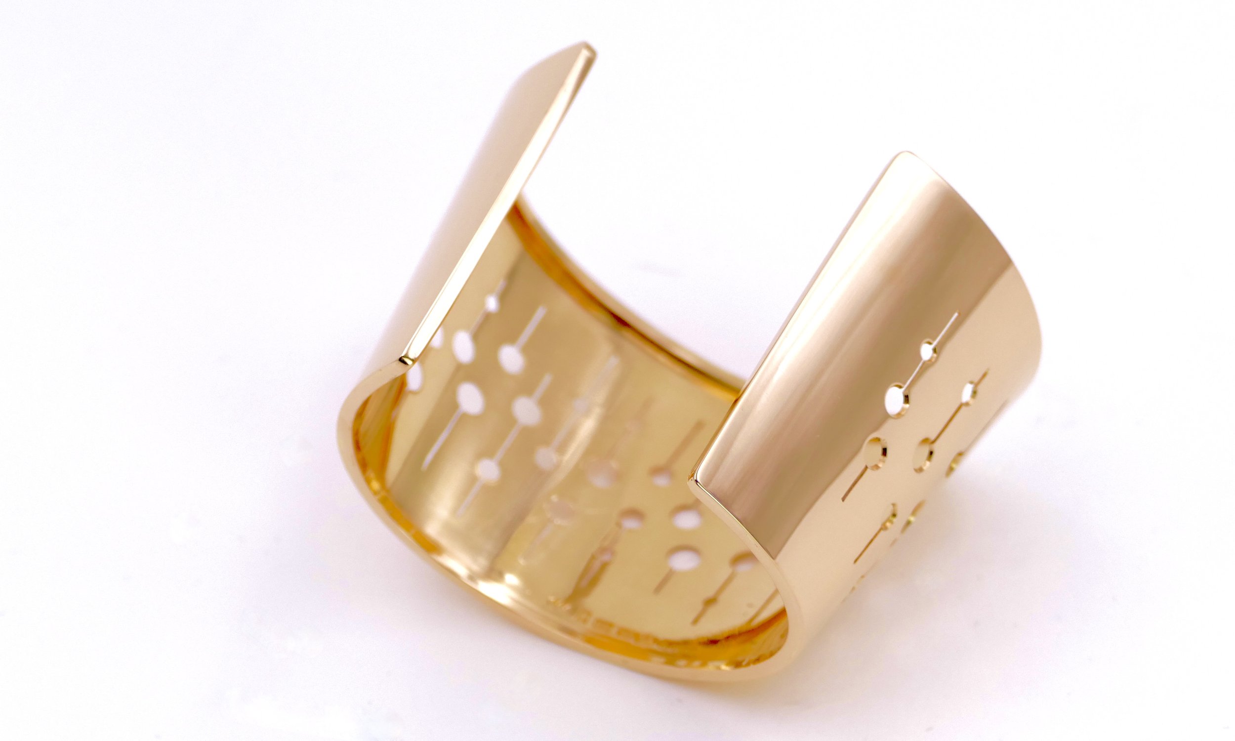 Sigurd-Persson-gold-modernist-cuff-bracelet-6.jpeg