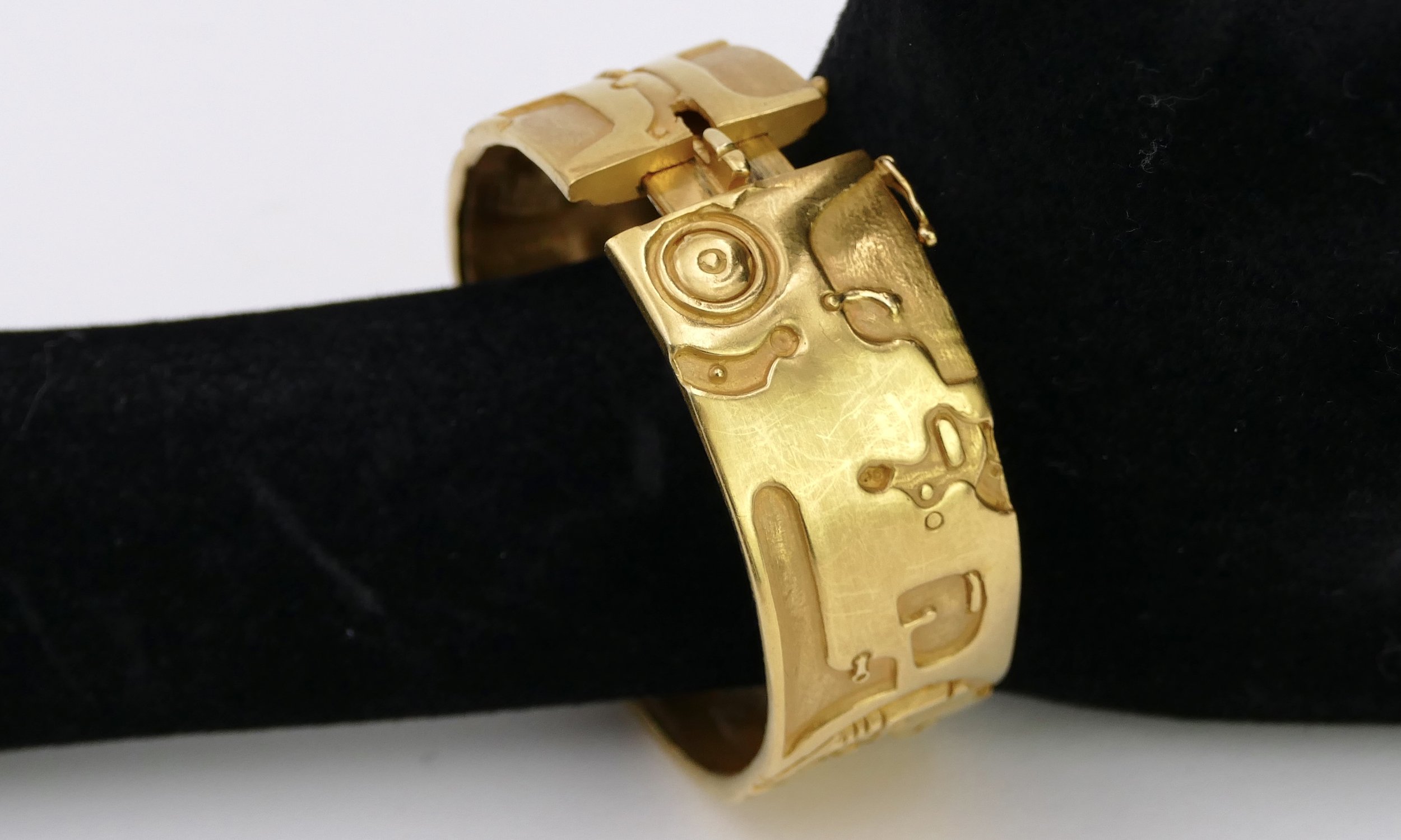 Fernand-demaret-claude-wesel-abstract-gold-bracelet-6.jpeg