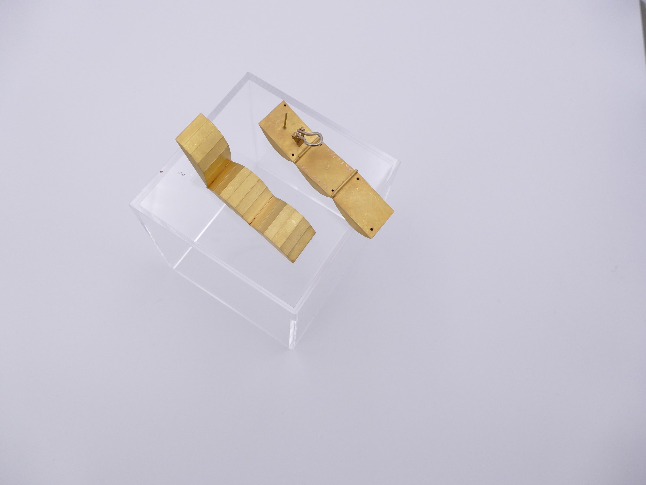 Giampaolo-Babetto_gold-articulated-earrings-4.jpeg
