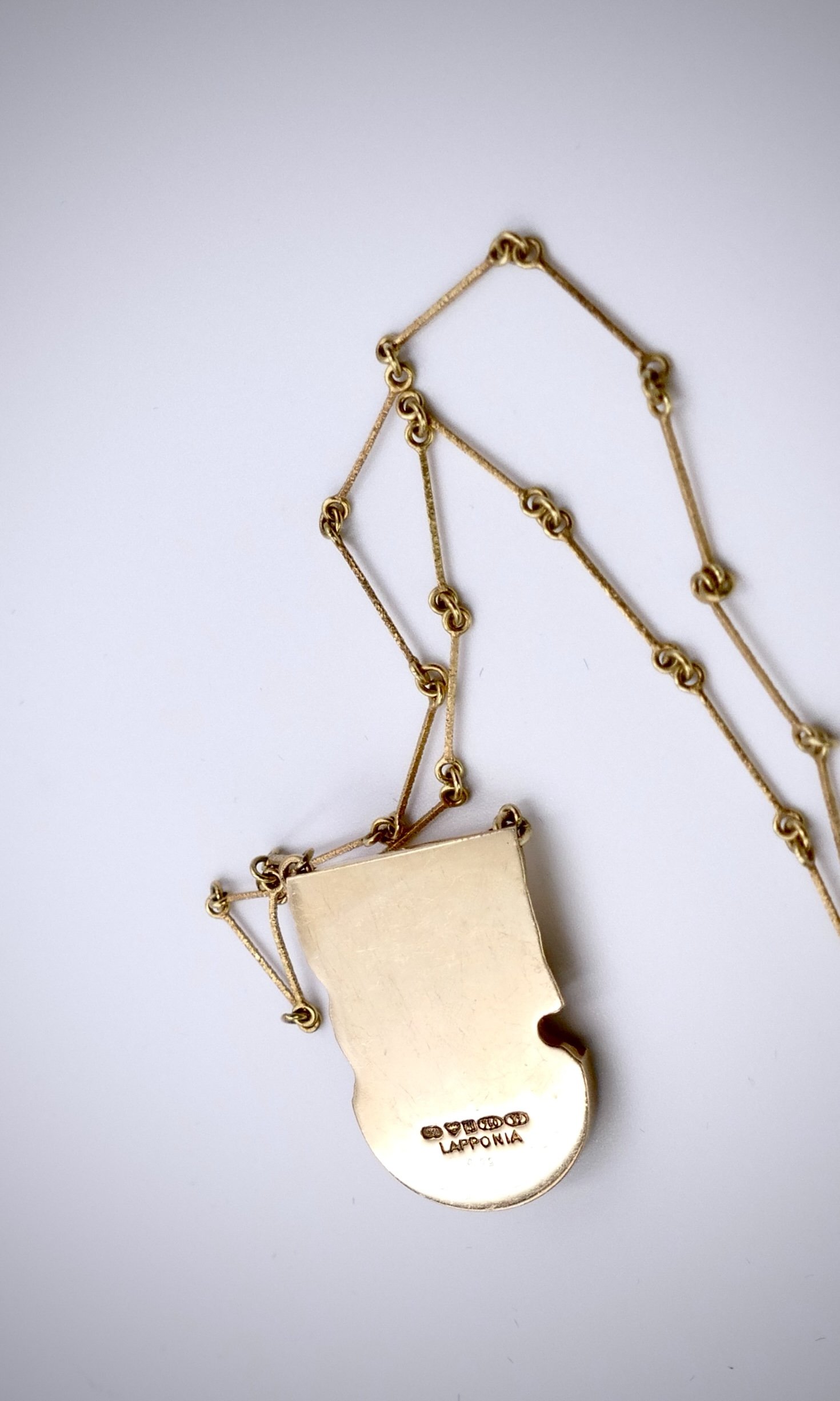 Bjorn-Weckstrom_Aztec_gold-diamond_necklace-3.jpeg