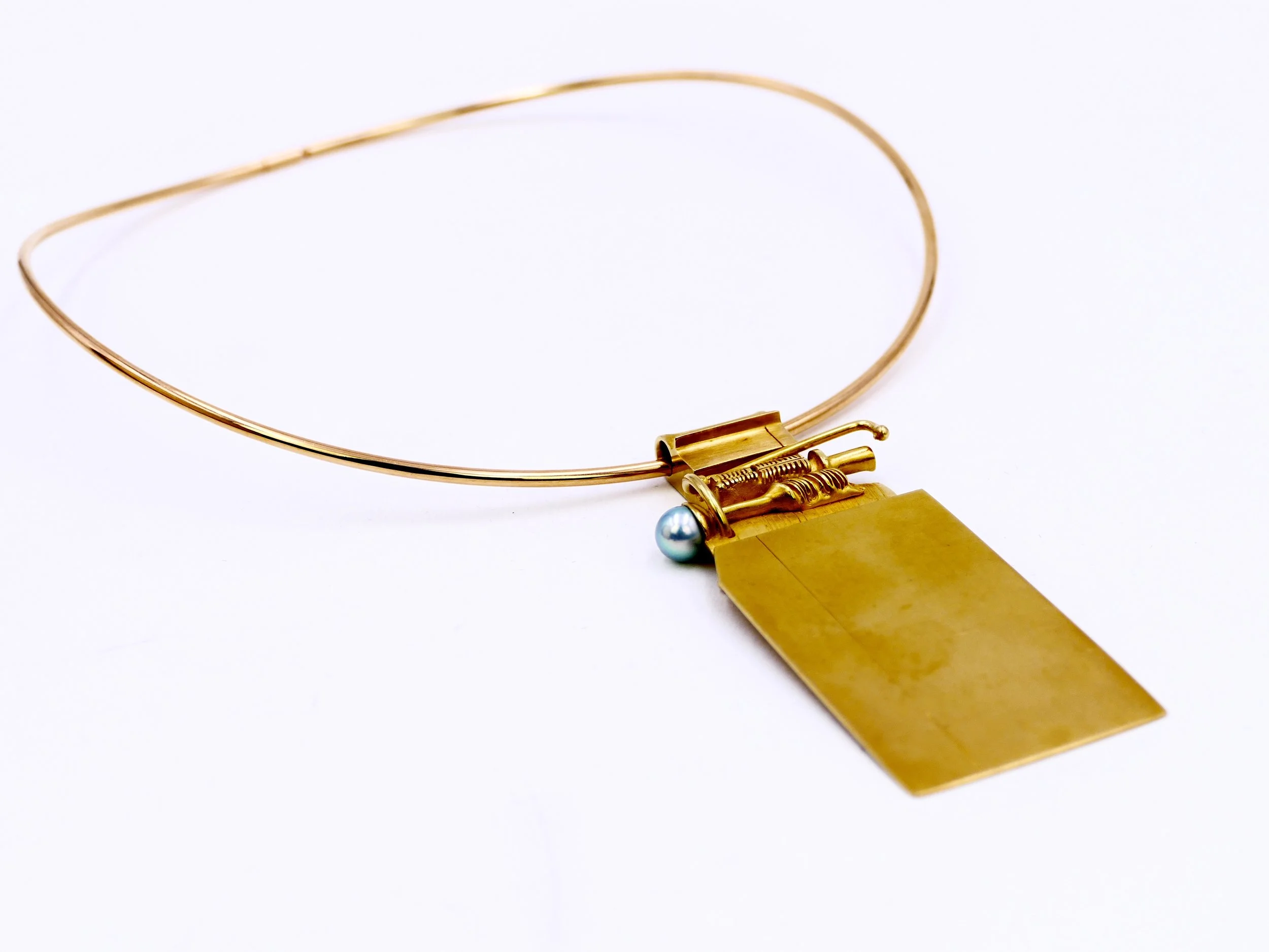 claude-wesel-π-collection-gold-articulated-pendant.JPG