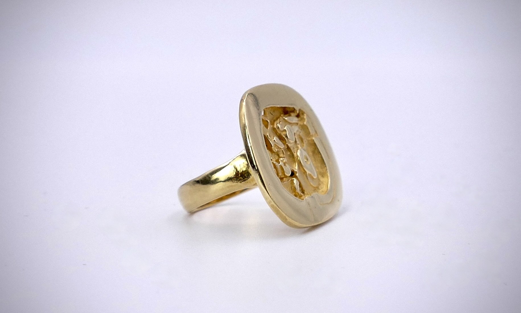 Claude Wesel_ gold_bio-mechanical_ring_model-6971-3.jpeg
