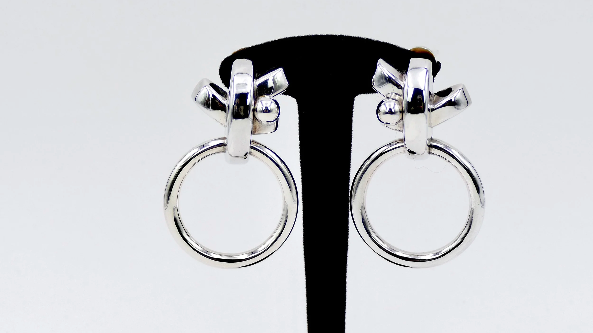 Sophia+Vari+Th%C3%A9ia+silver+earrings+3.png
