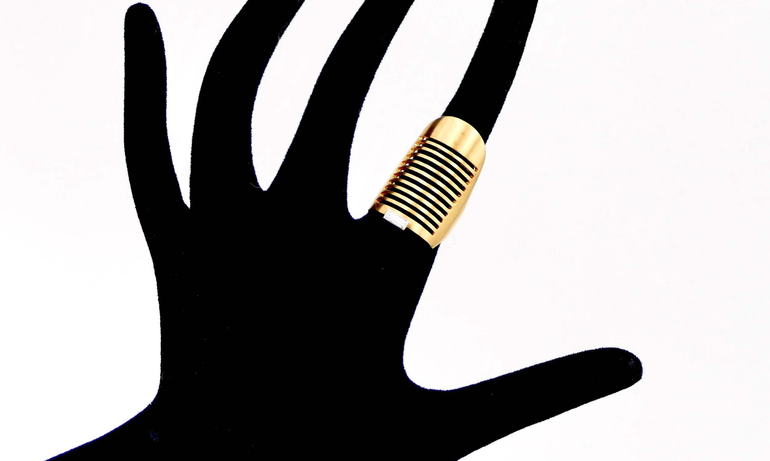 janine renard lineature gold diamond unique ring 2.JPG