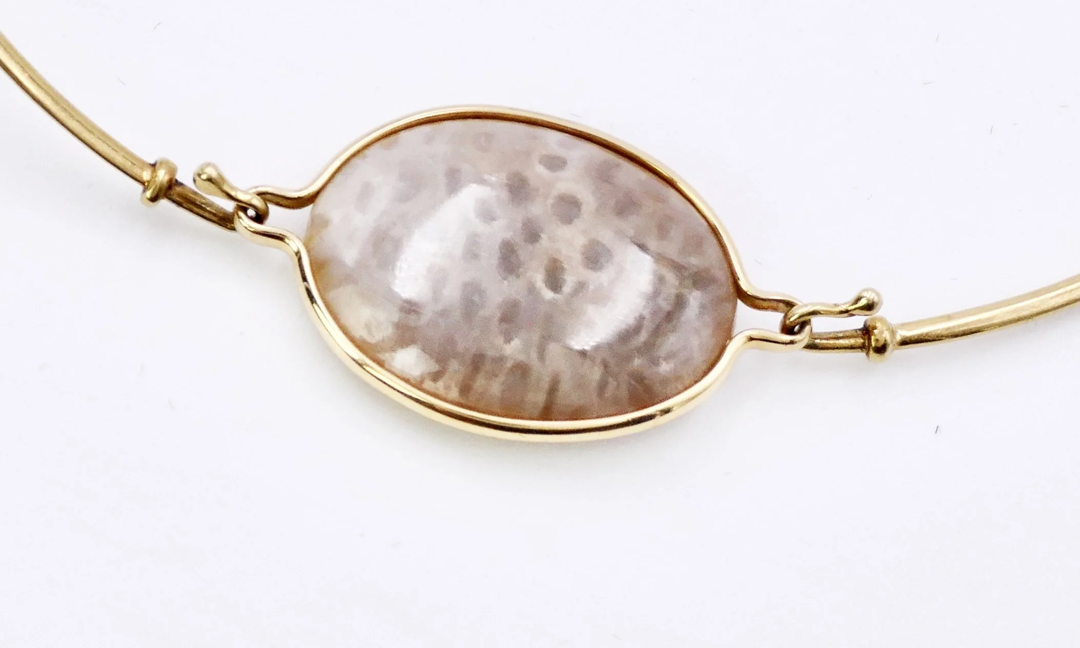 vivianna-torun-gold-necklace-fossilized-coral-6.JPG