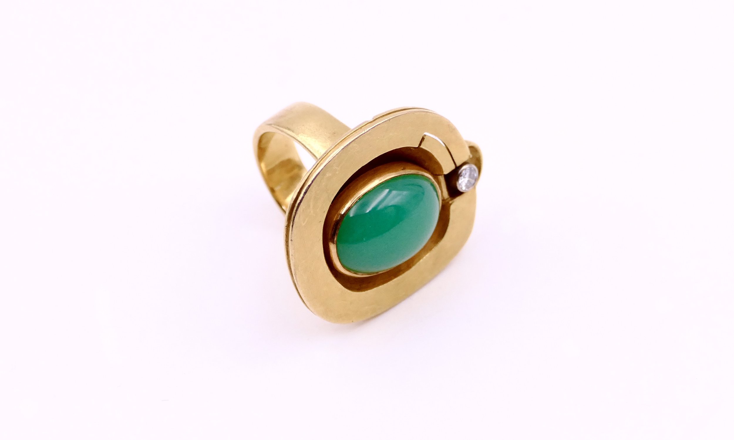Claude Wesel a gold and chrysoprase ring-2.jpeg