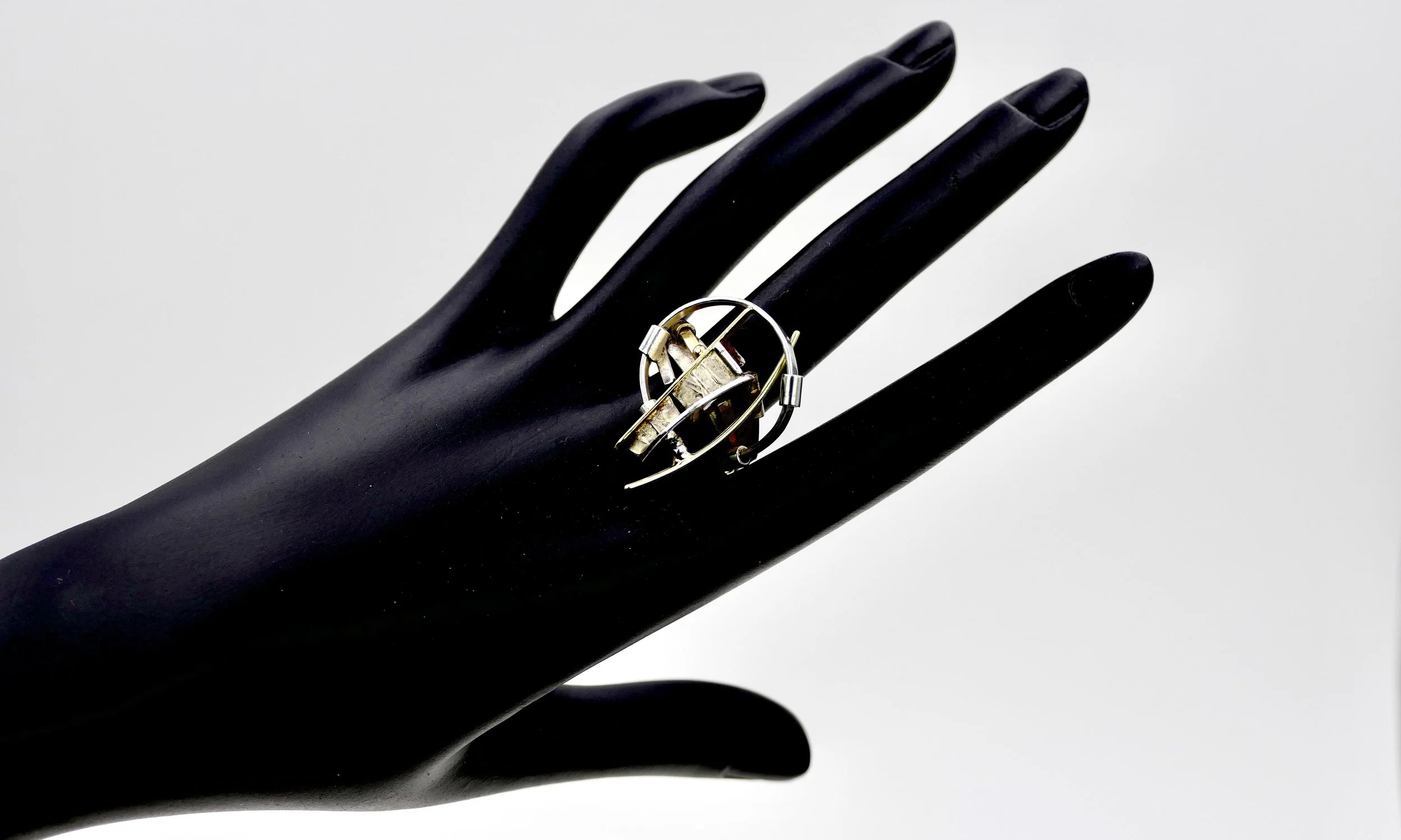 Anneke Schat Silver modernist ring 6.JPG (copie)