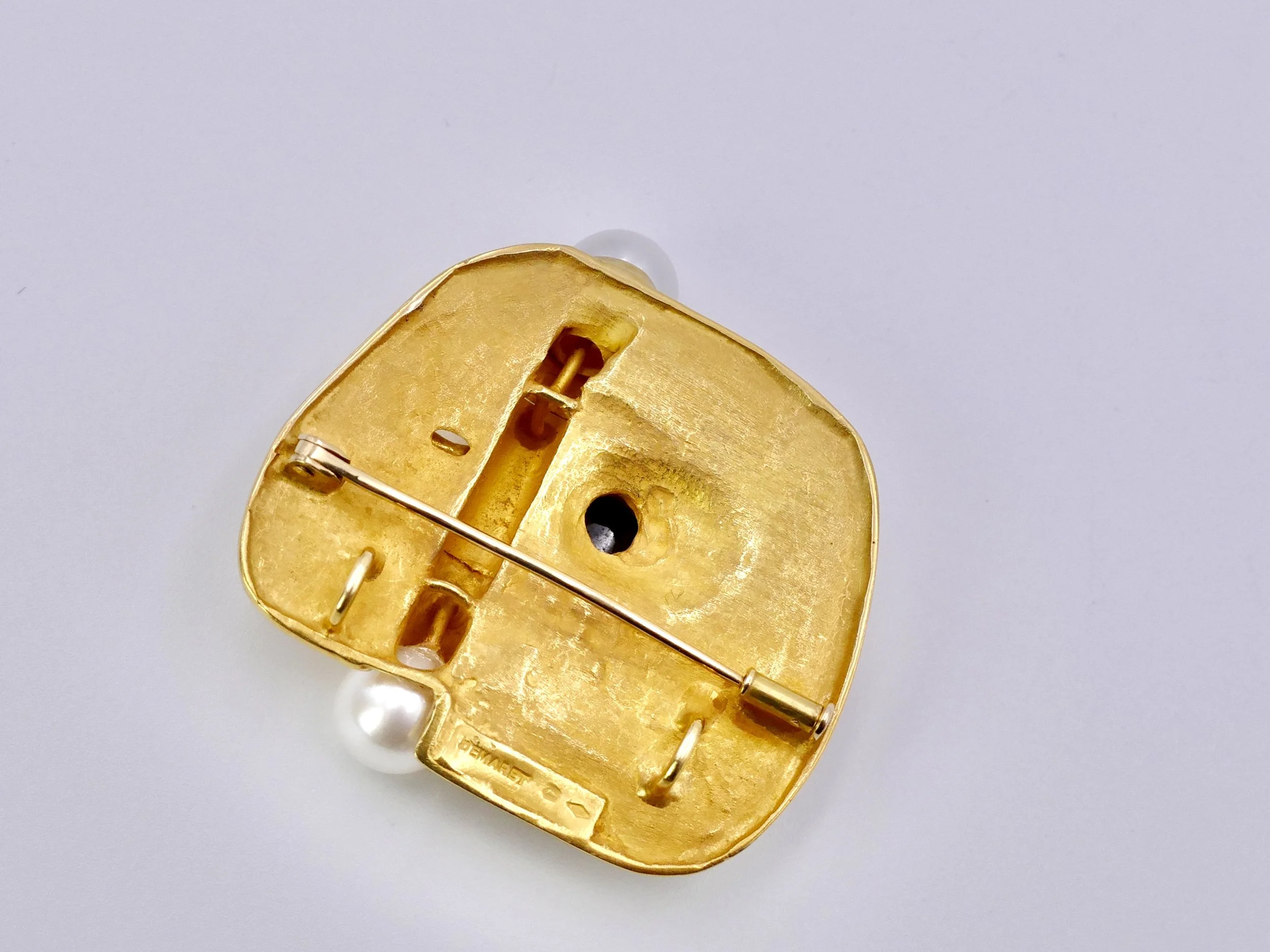 Fernand-Demaret-Studio-Brussels-Claude Wesel-Abstract-gold-garnet-brooch-pendant-7.JPG