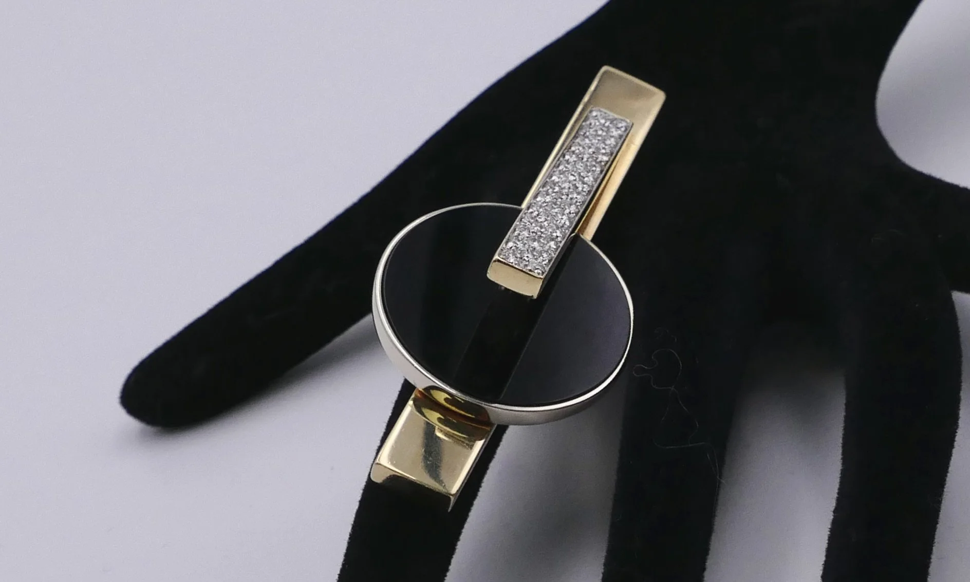ettore-sottsass-statement-gold-onyx-diamonds-ring-cleto-munari