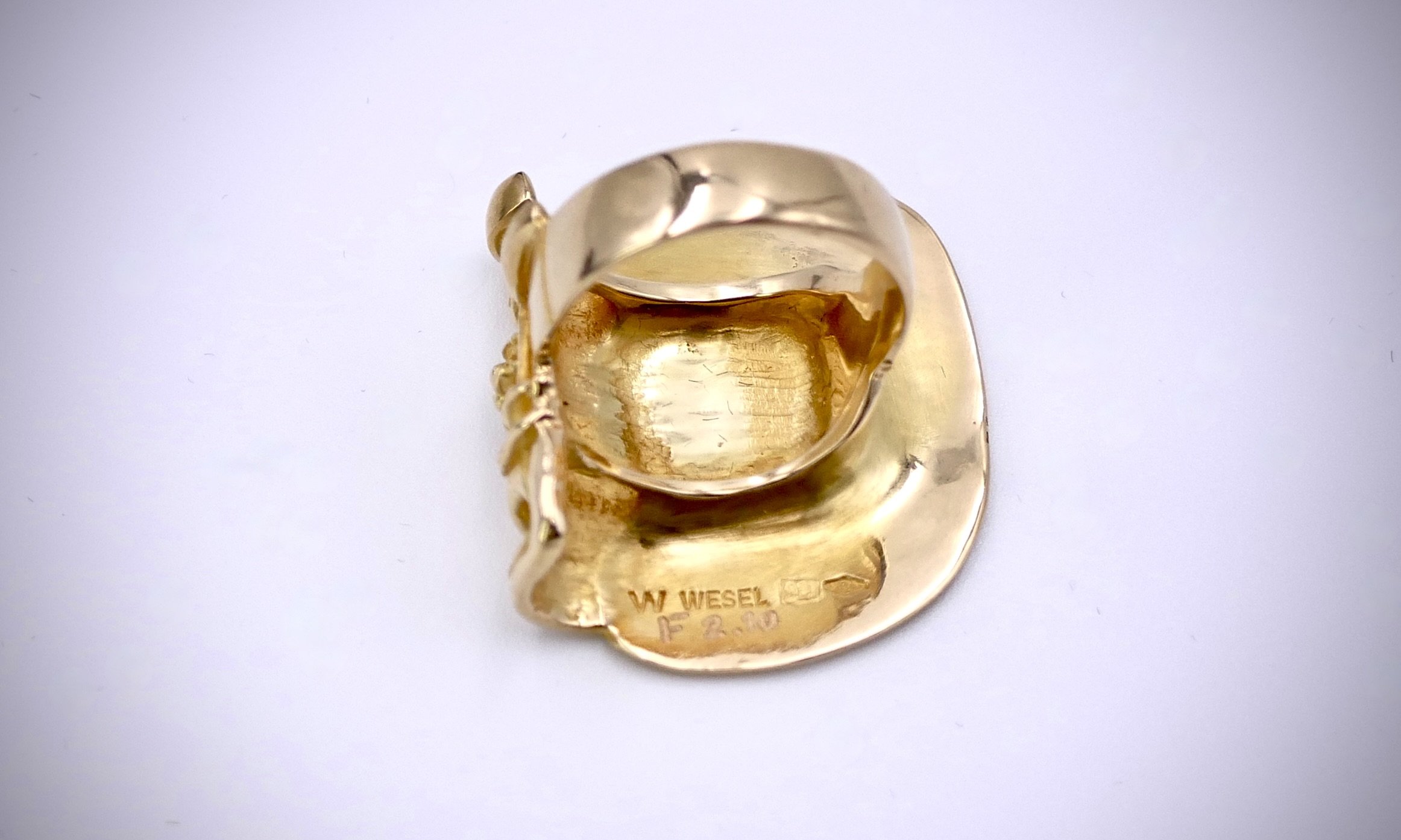 claude-wesel_gold-ring_Pi-collection_#5210-8.jpeg