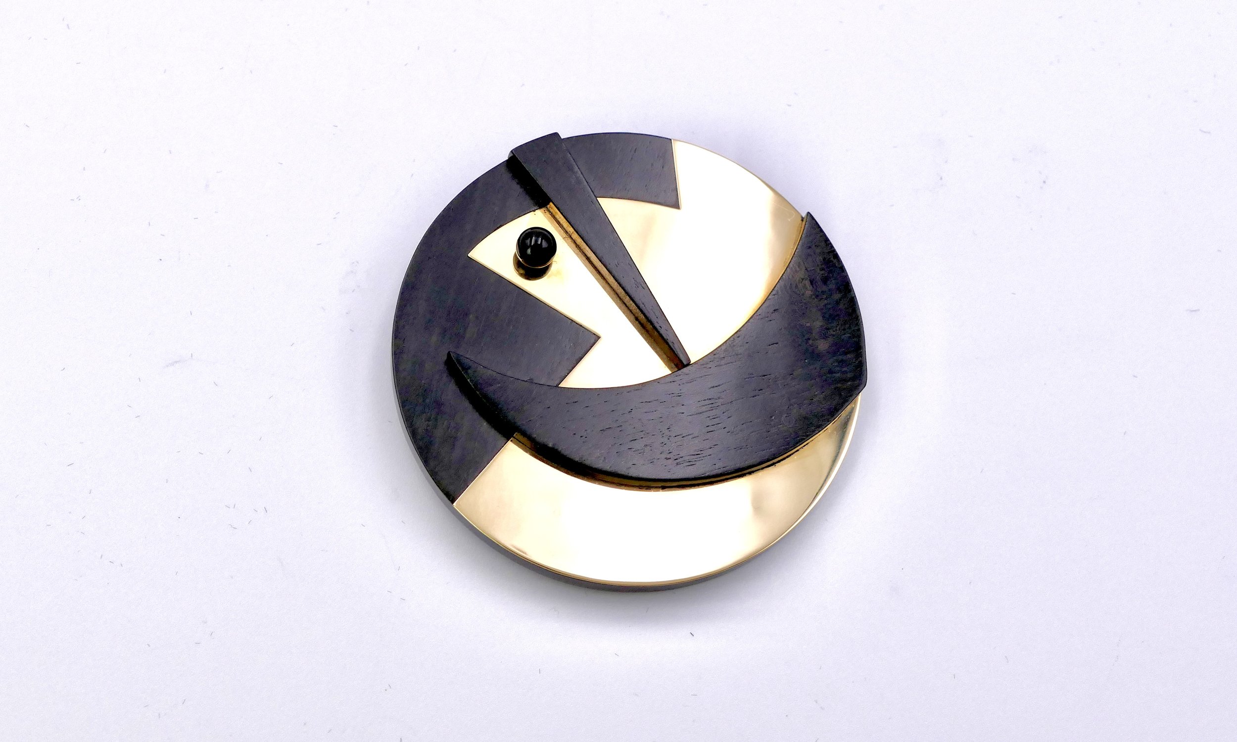 Sophia Vari “Ménélas” ebony, gold and onyx brooch