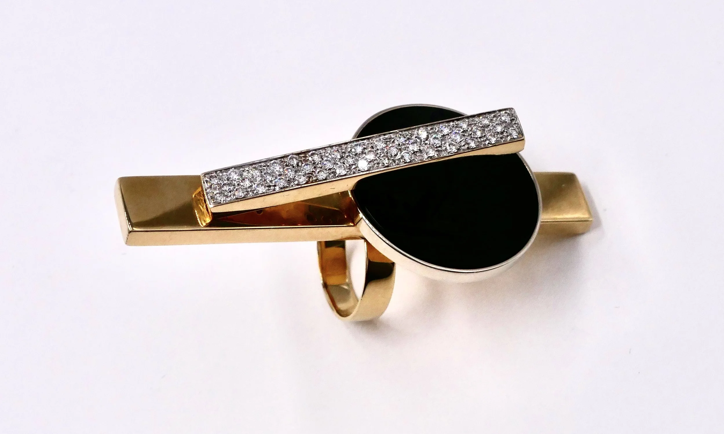 ettore-sottsass-statement-gold-onyx-diamonds-ring-cleto-munari