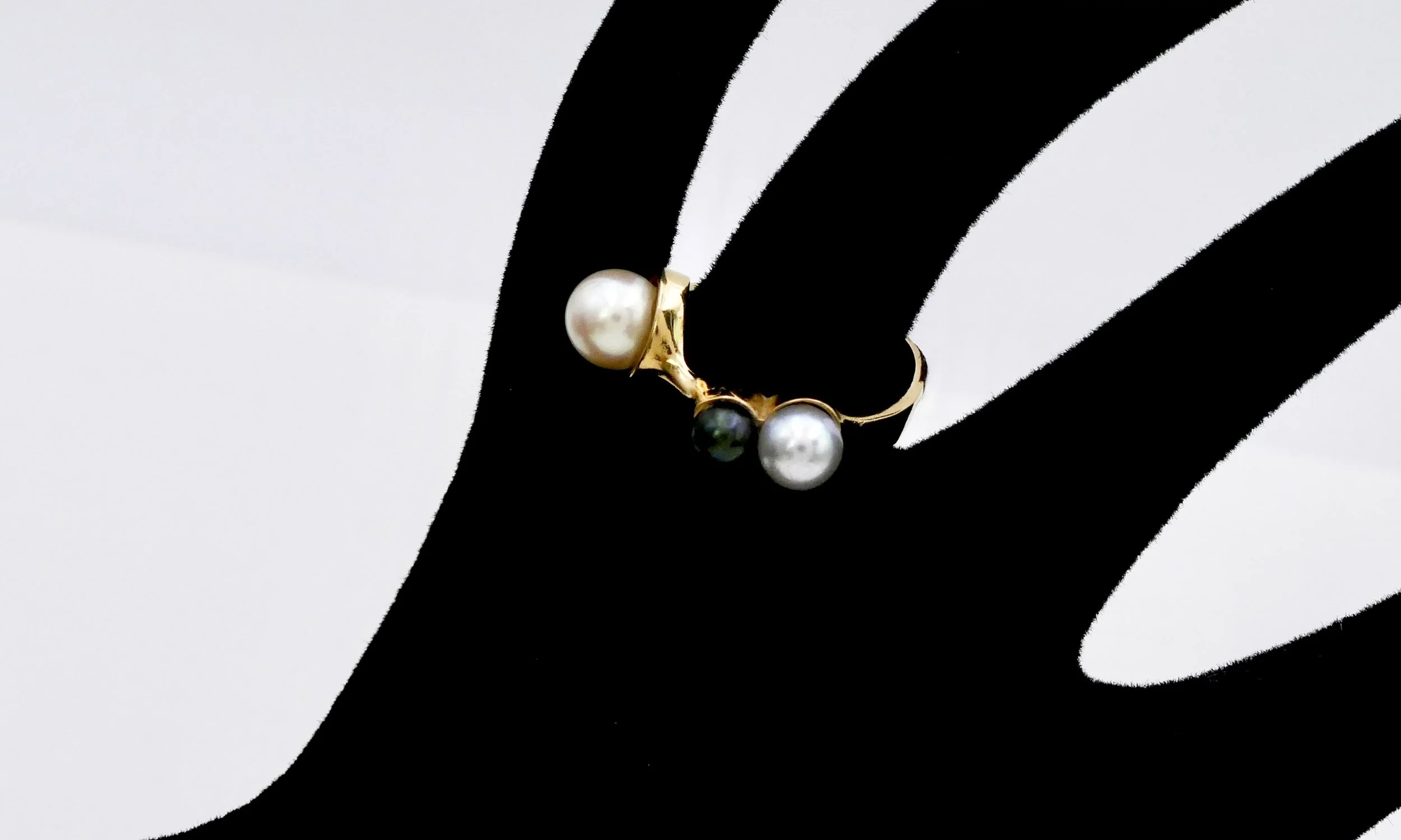 Andre Lamy 18 ct gold and pearls ring 2.JPG