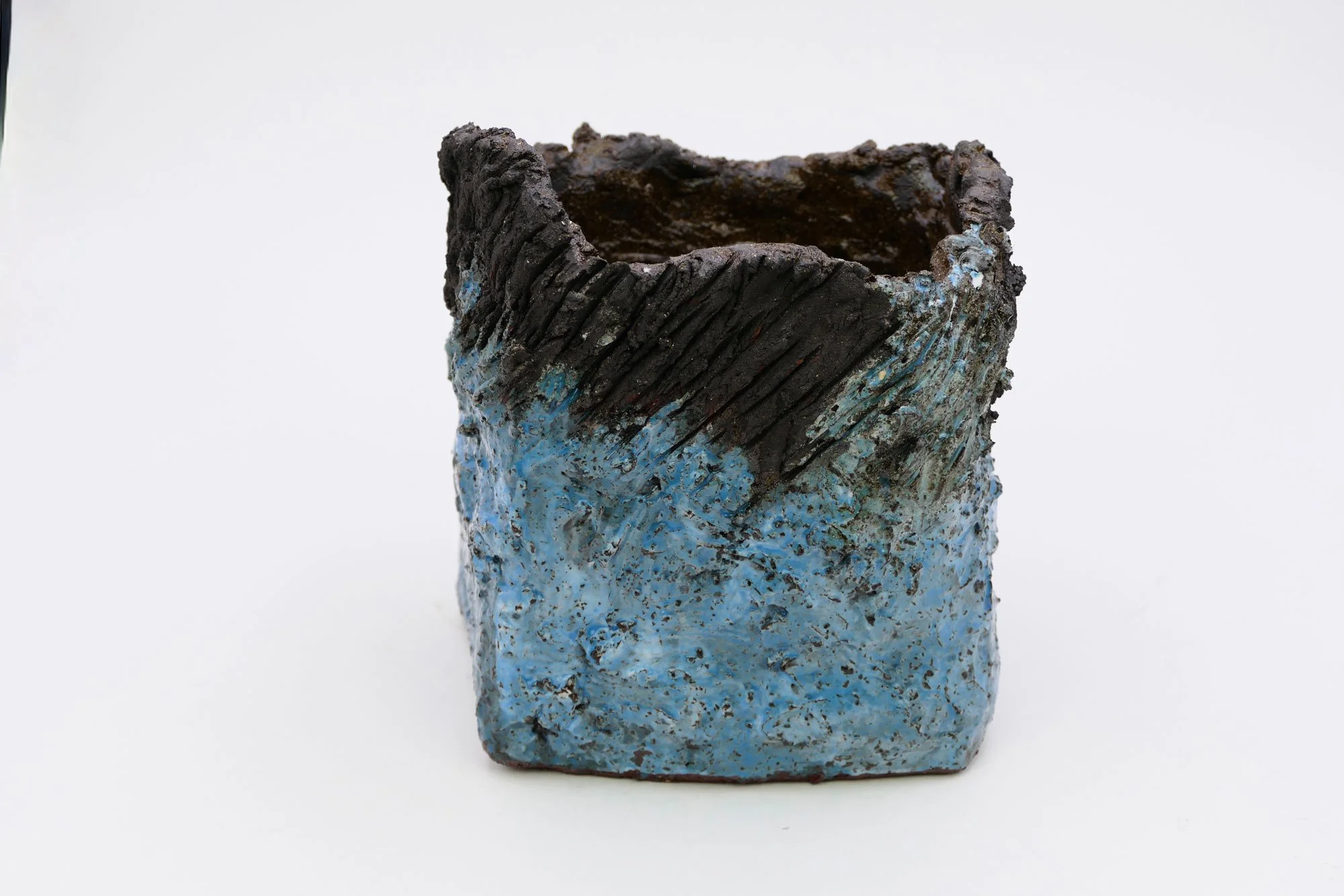 rosette-de-stefano-handcrafed-blue-ceramic-360-2.jpg