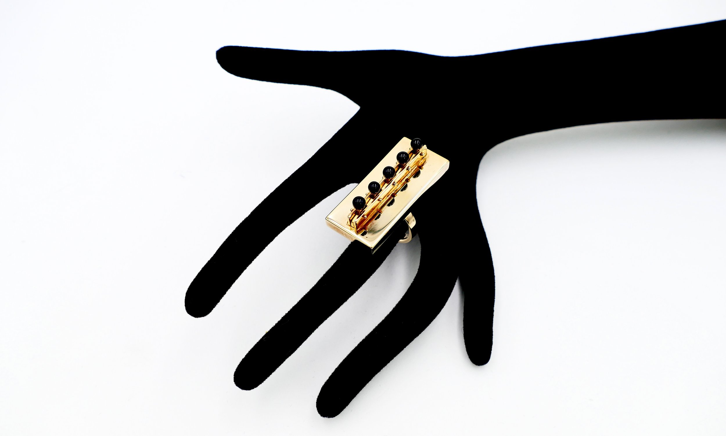 cleto munari Vogatori Piccolo gilded silver onyx ring 4.JPG