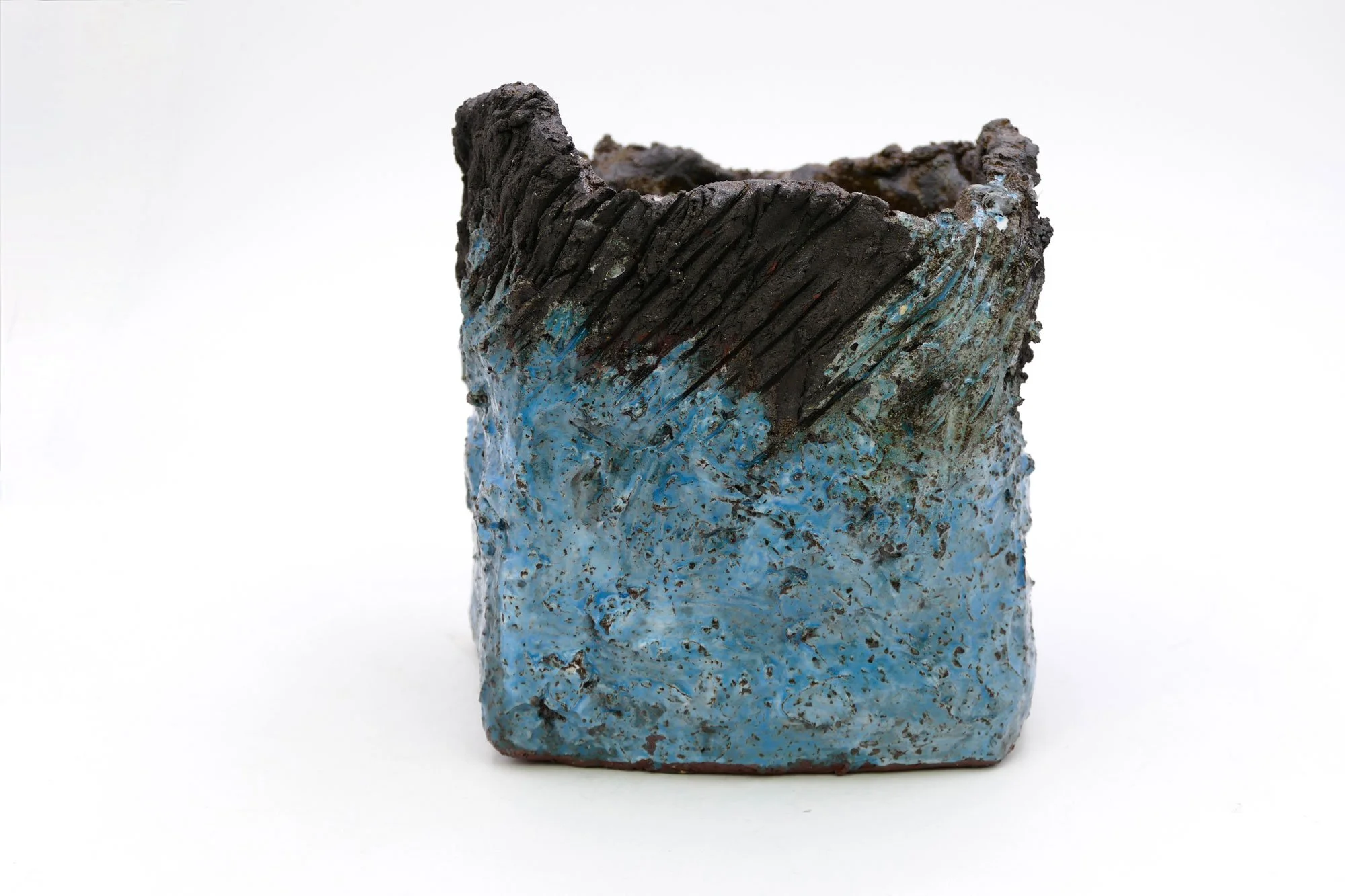 rosette-de-stefano-handcrafed-blue-ceramic-360-4.jpg