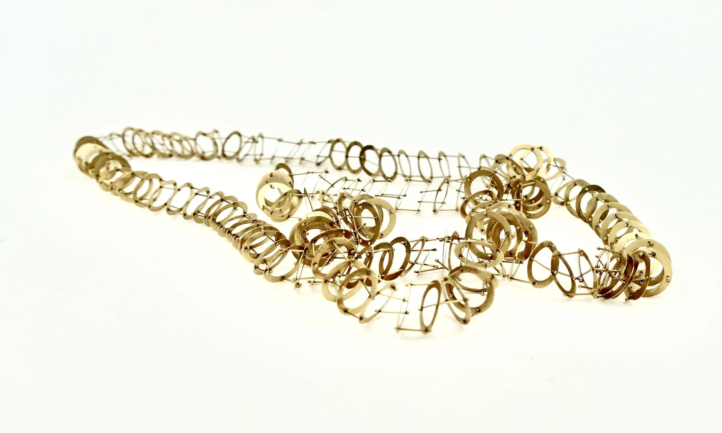 giampaolo-babetto-iconic-circle-tunnel-gold-necklace-3.jpeg