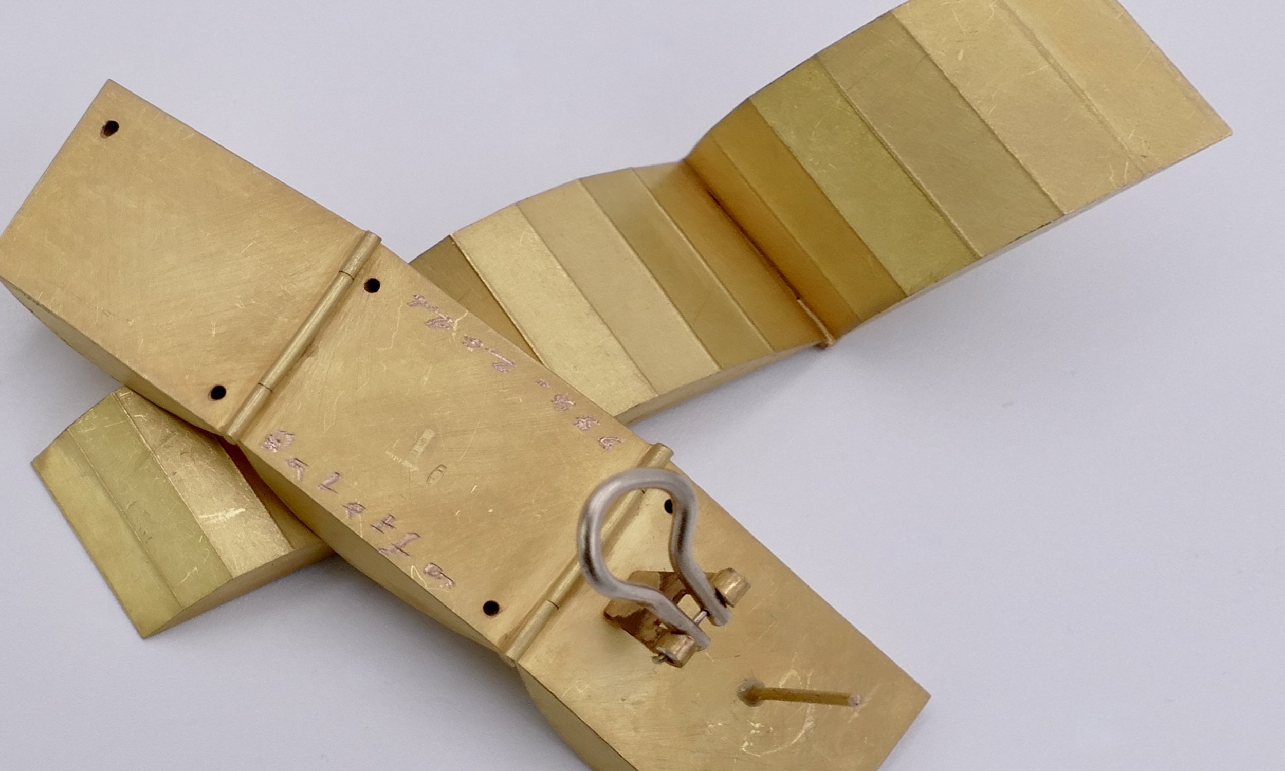 Giampaolo-Babetto_gold-articulated-earrings-8.jpeg
