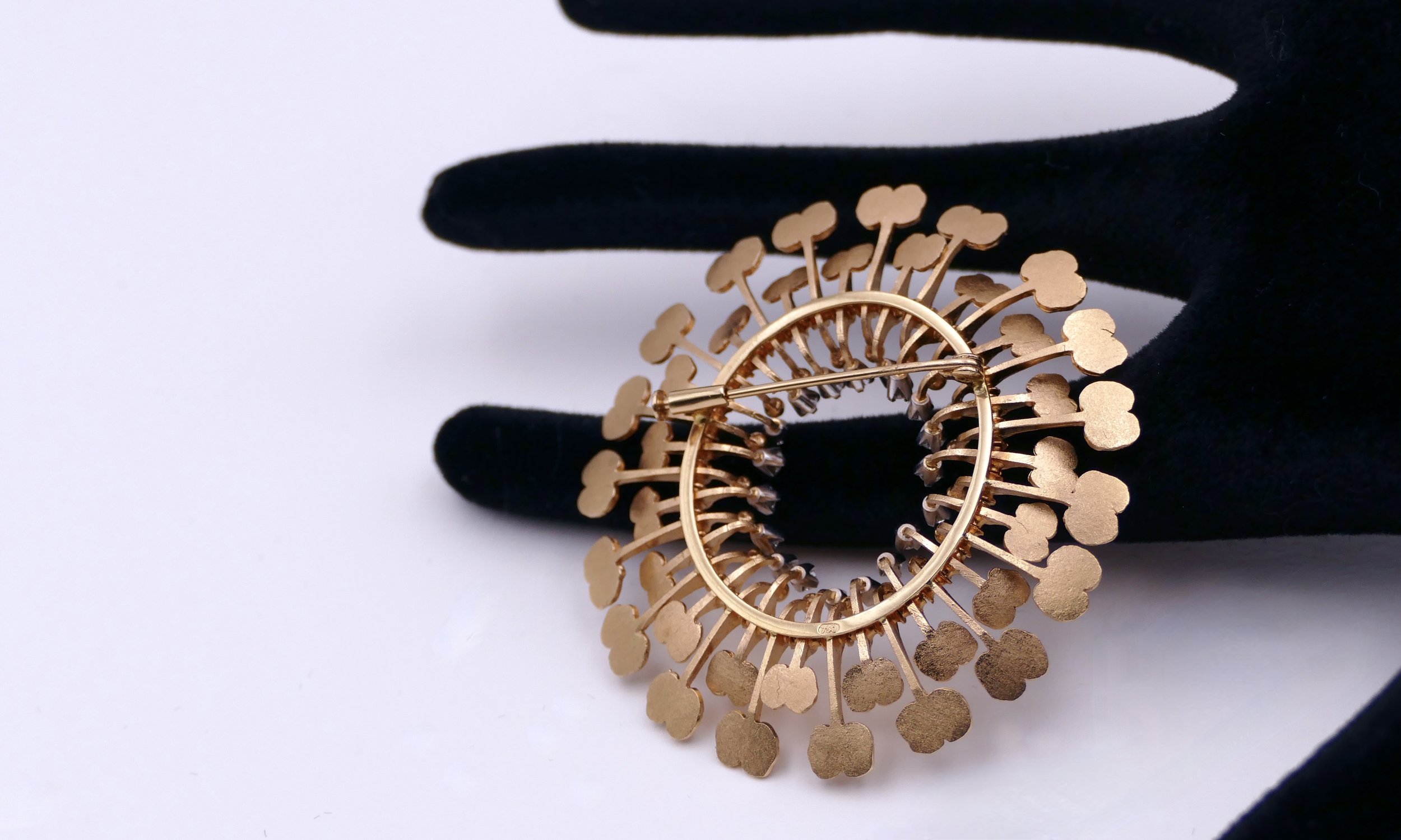 tapio-wirkkala-aurinko-brooch-5.jpeg