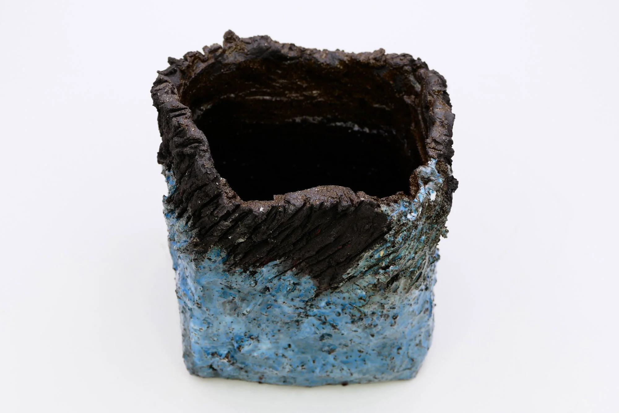 rosette-de-stefano-handcrafed-blue-ceramic-360-3.jpg